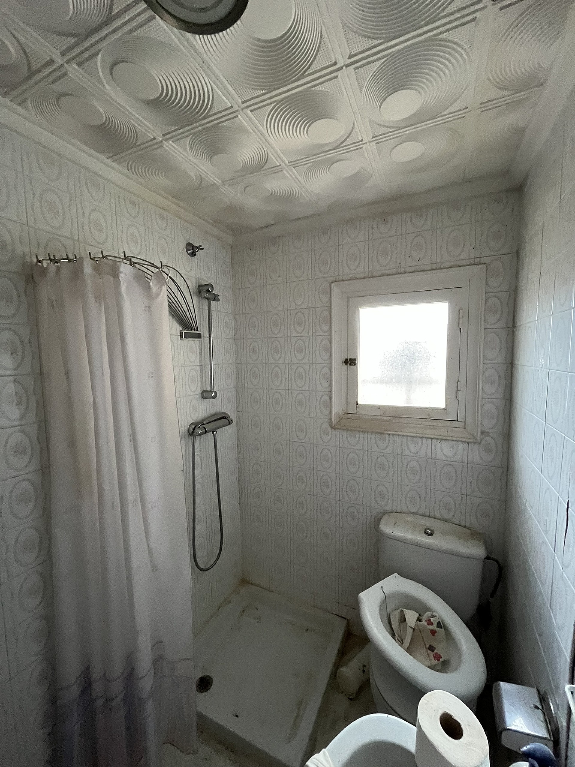 Resale - 8 Bedroom 2 Bathroom Country house in Hondón de las Nieves -  - Alicante