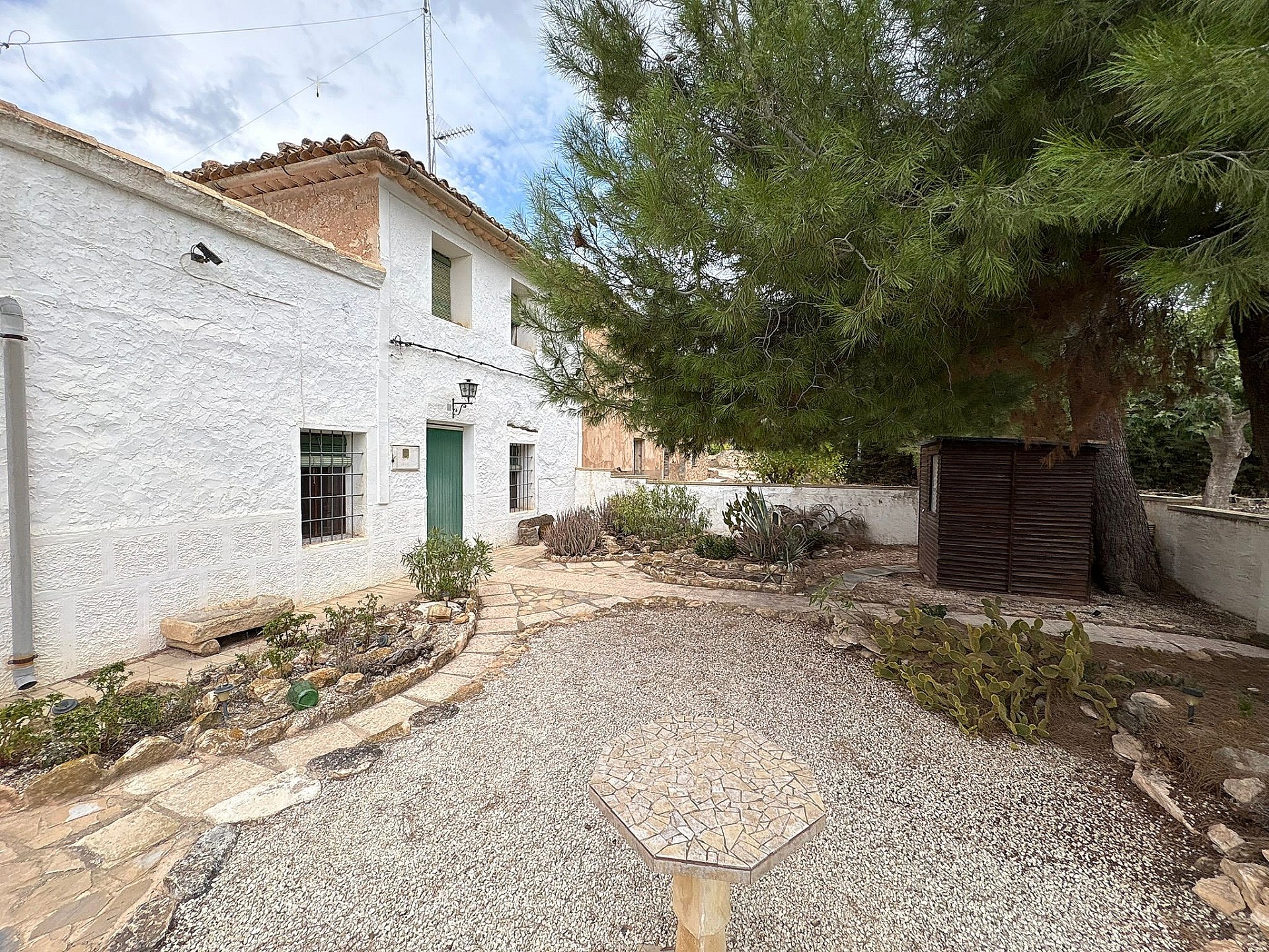 Resale - 6 Bedroom 2 Bathroom Semi-detached in Pinoso -  - Alicante
