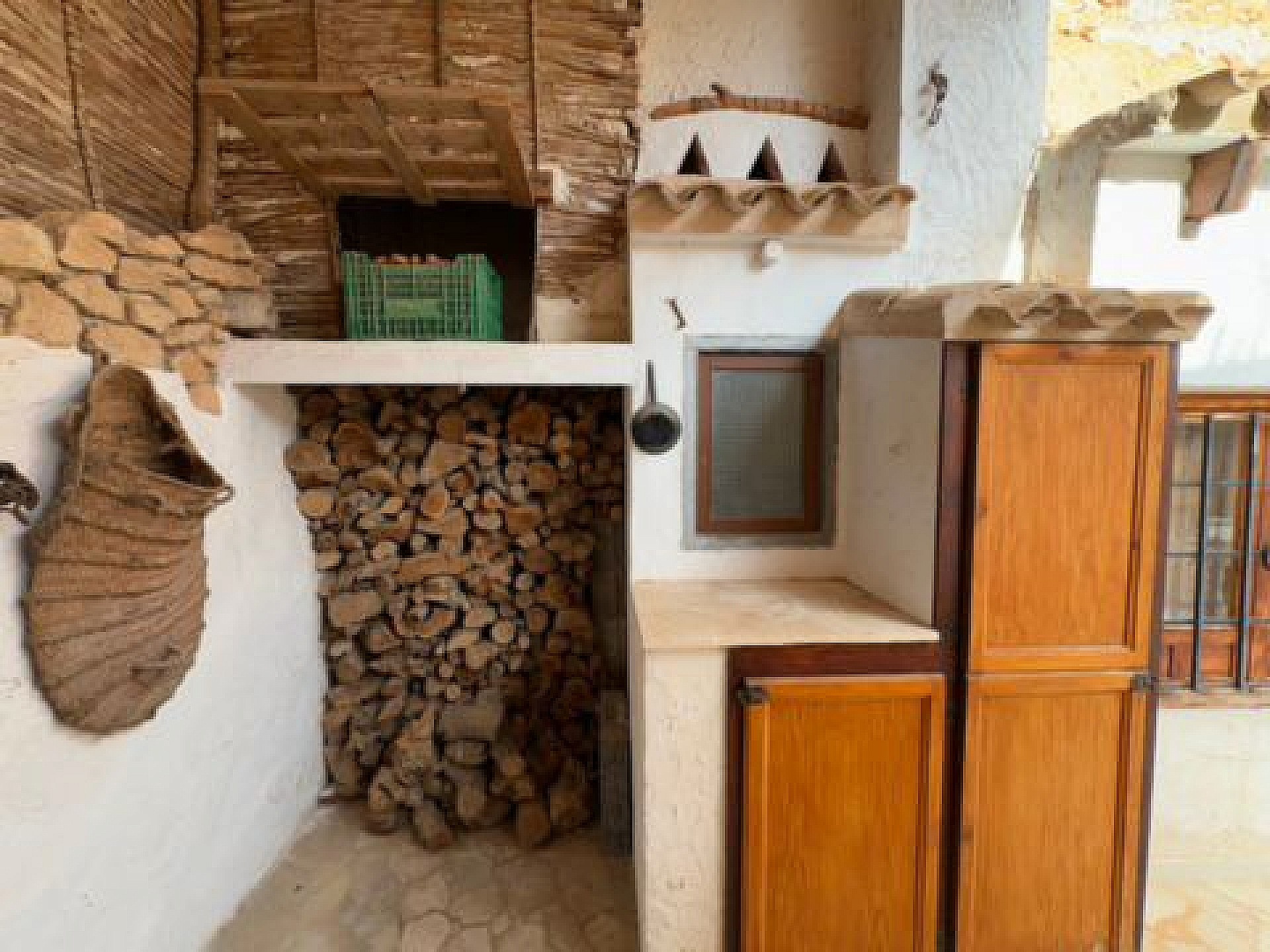 Resale - 6 Bedroom 2 Bathroom Semi-detached in Pinoso -  - Alicante