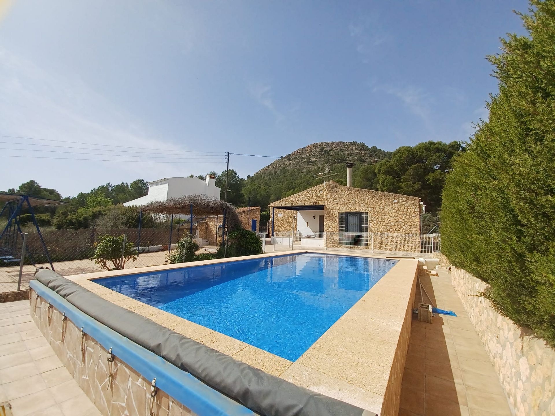 Resale - 3 Bedroom 1 Bathroom Country house in Yecla -  - Murcia