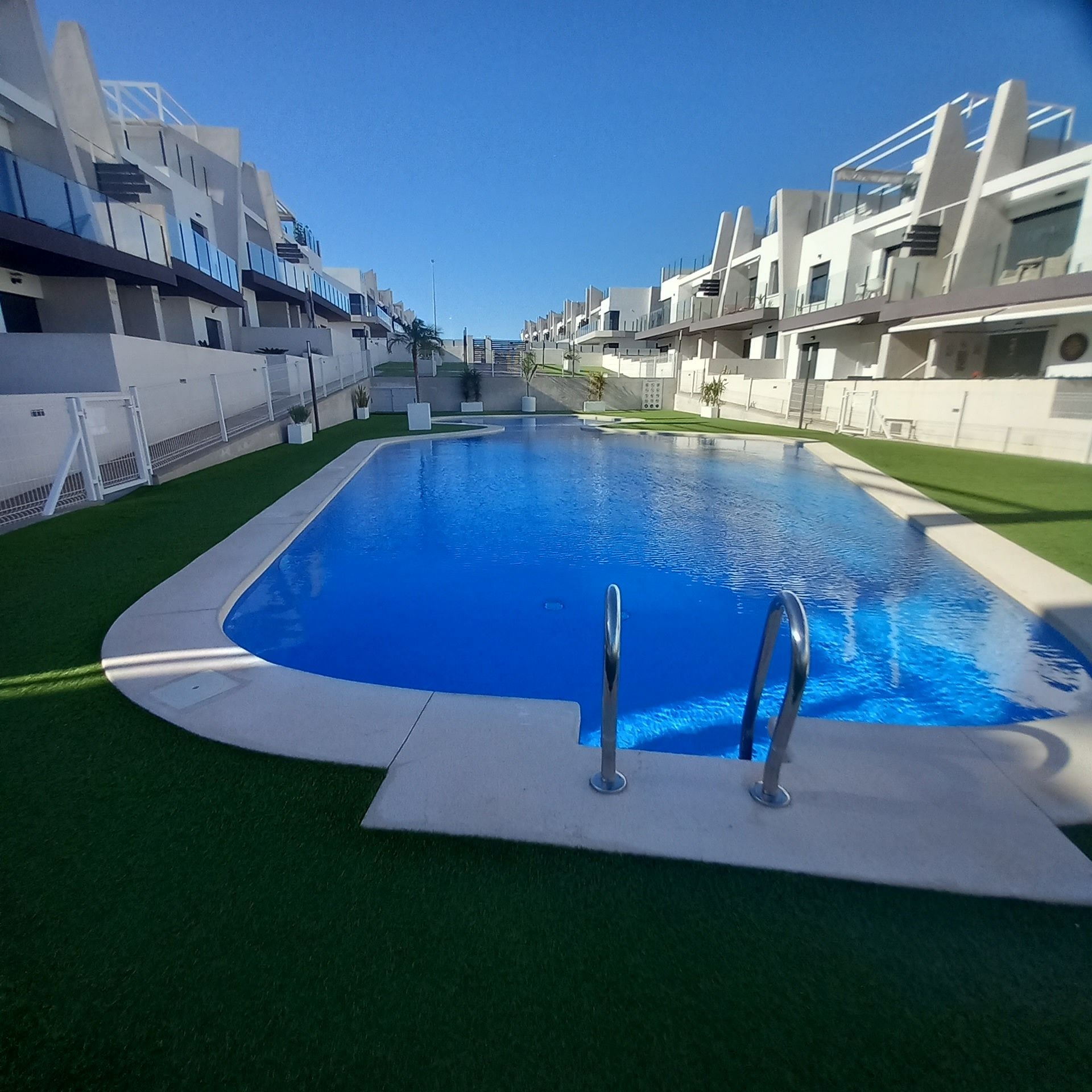 Resale - 2 Bedroom 2 Bathroom Apartment in San Miguel de Salinas -  - Alicante