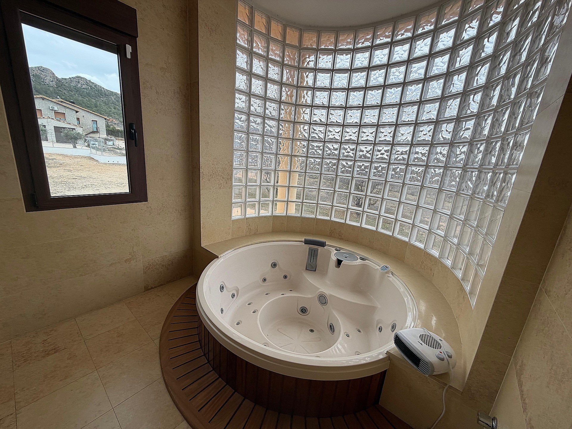 Resale - 2 Bedroom 2 Bathroom Country house in Yecla -  - Murcia
