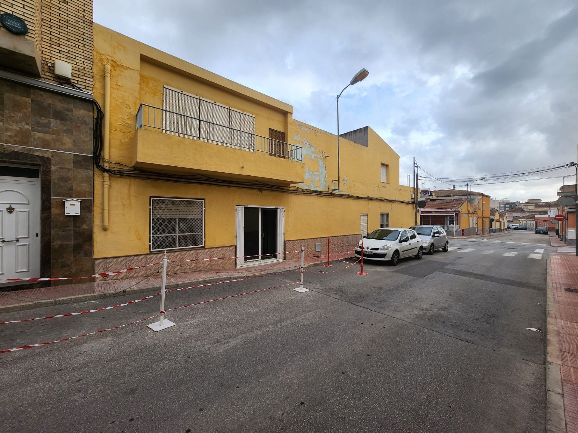 Resale - 3 Bedroom 3 Bathroom Townhouse in Sax -  - Alicante