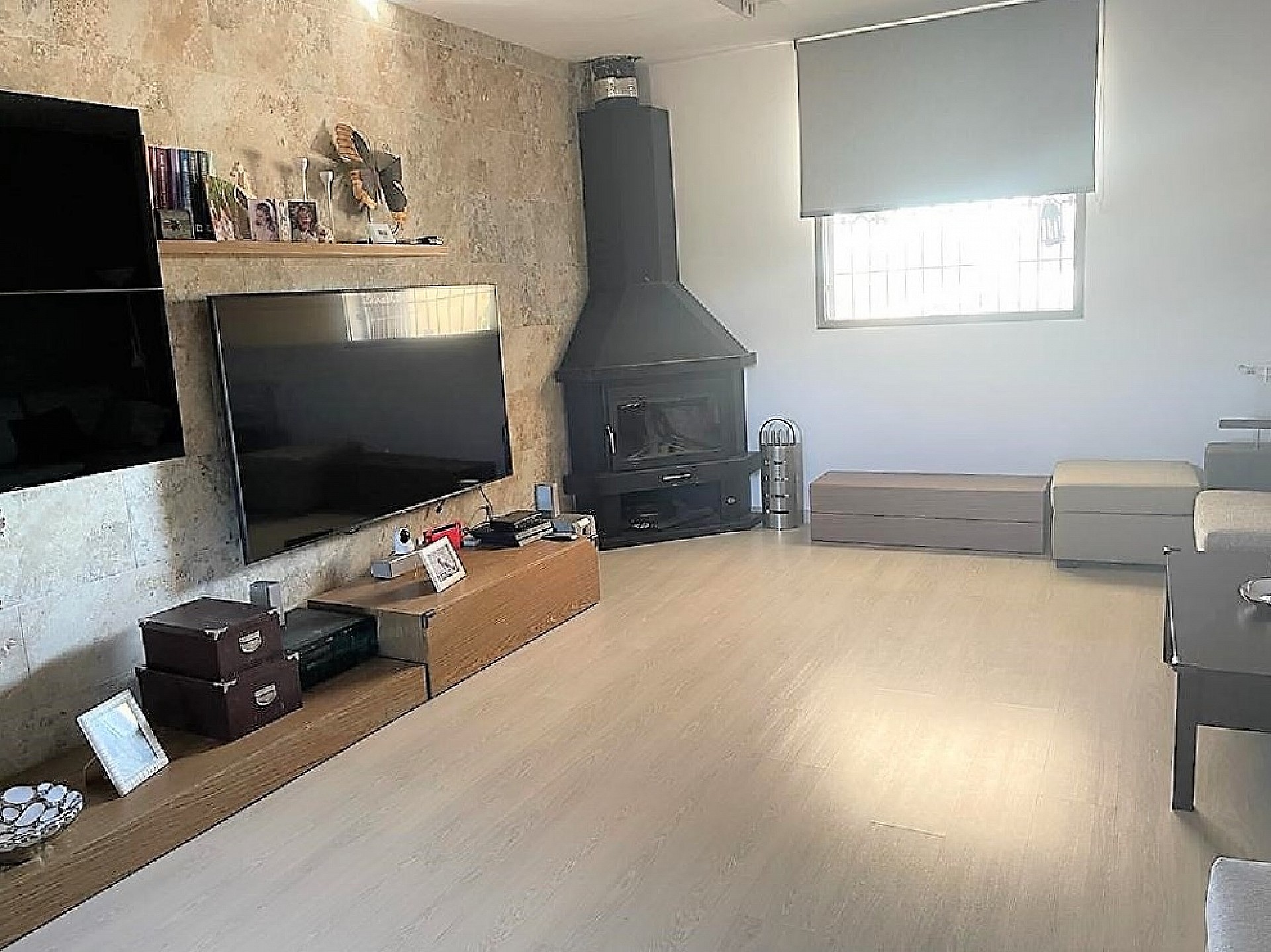 Resale - 4 Bedroom 4 Bathroom Villa in Castalla -  - Alicante