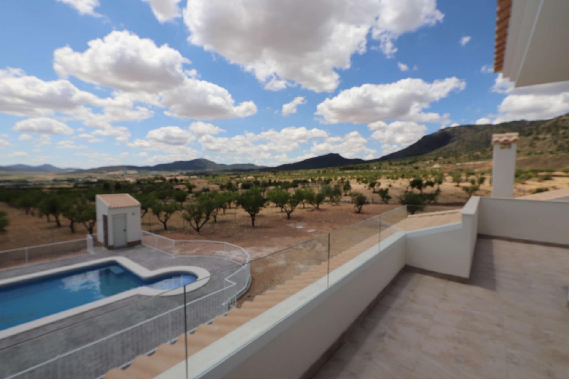 Resale - 4 Bedroom 4 Bathroom Villa in Pinoso -  - Alicante