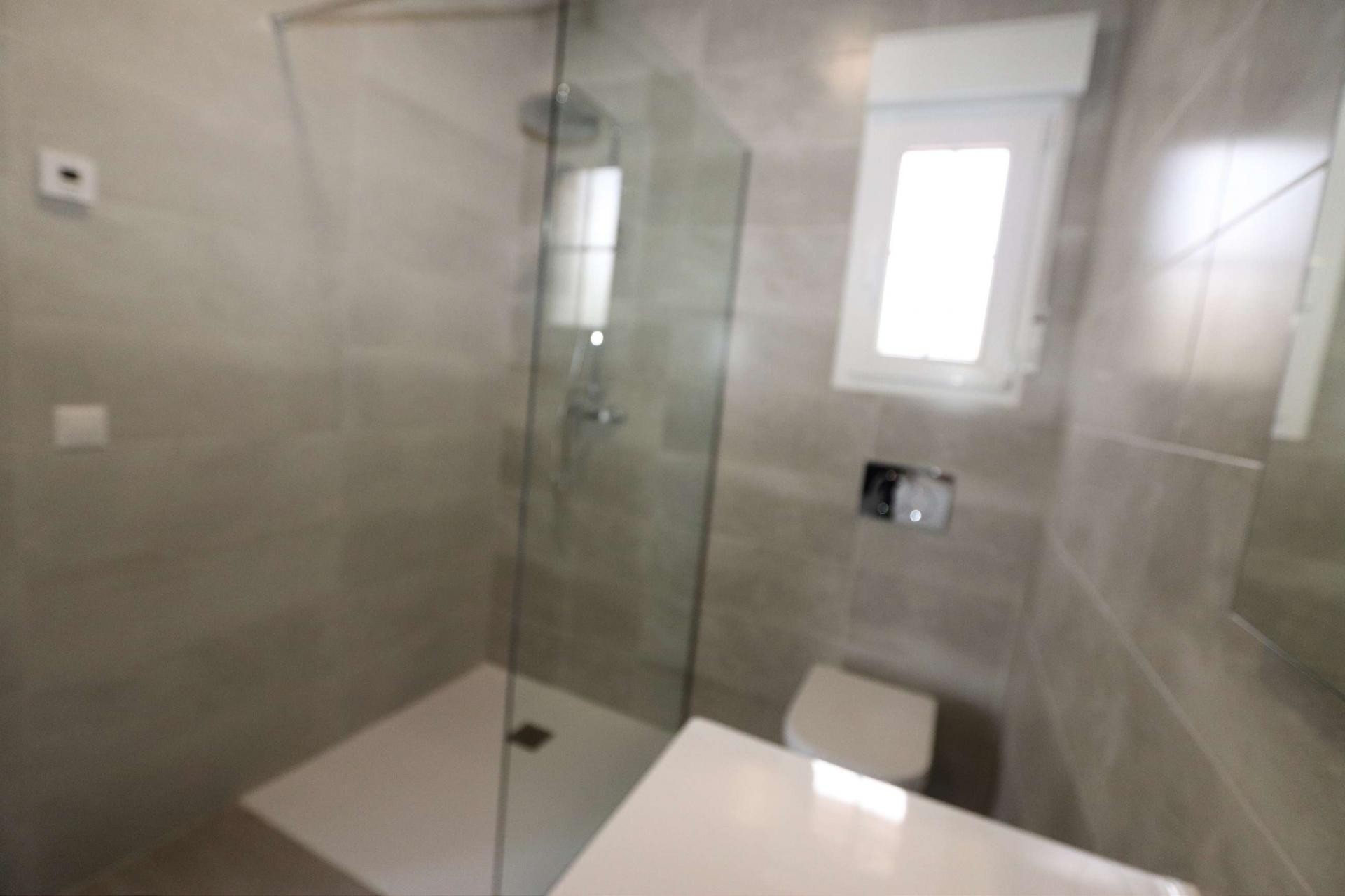 Resale - 4 Bedroom 4 Bathroom Villa in Pinoso -  - Alicante
