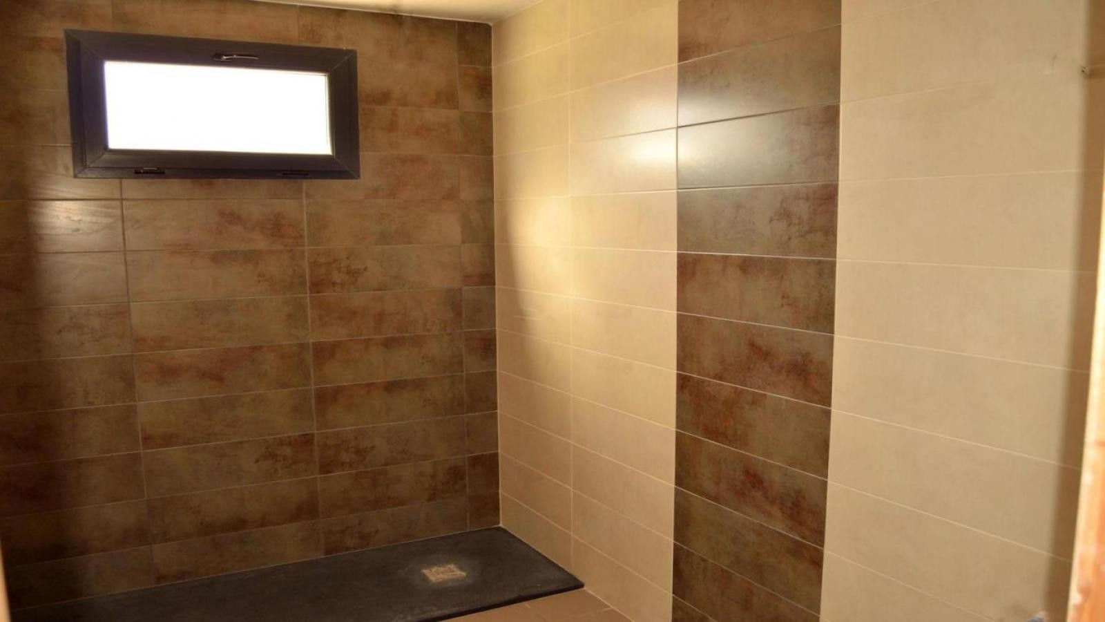 Resale - 4 Bedroom 2 Bathroom Villa in Hondón de las Nieves -  - Alicante