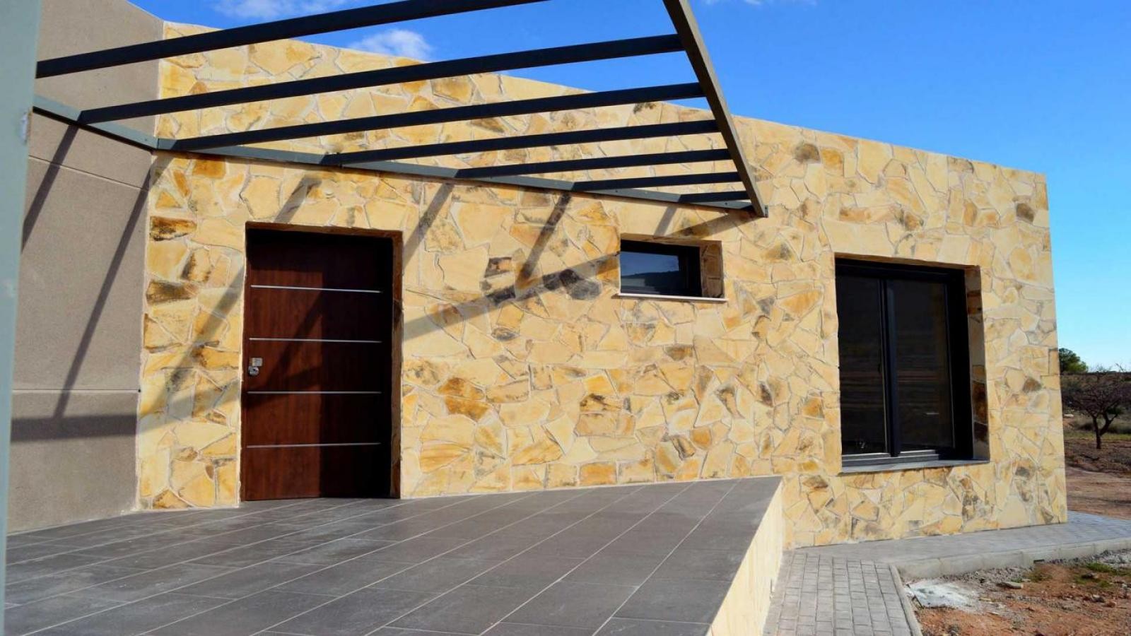 Resale - 4 Bedroom 2 Bathroom Villa in Hondón de las Nieves -  - Alicante