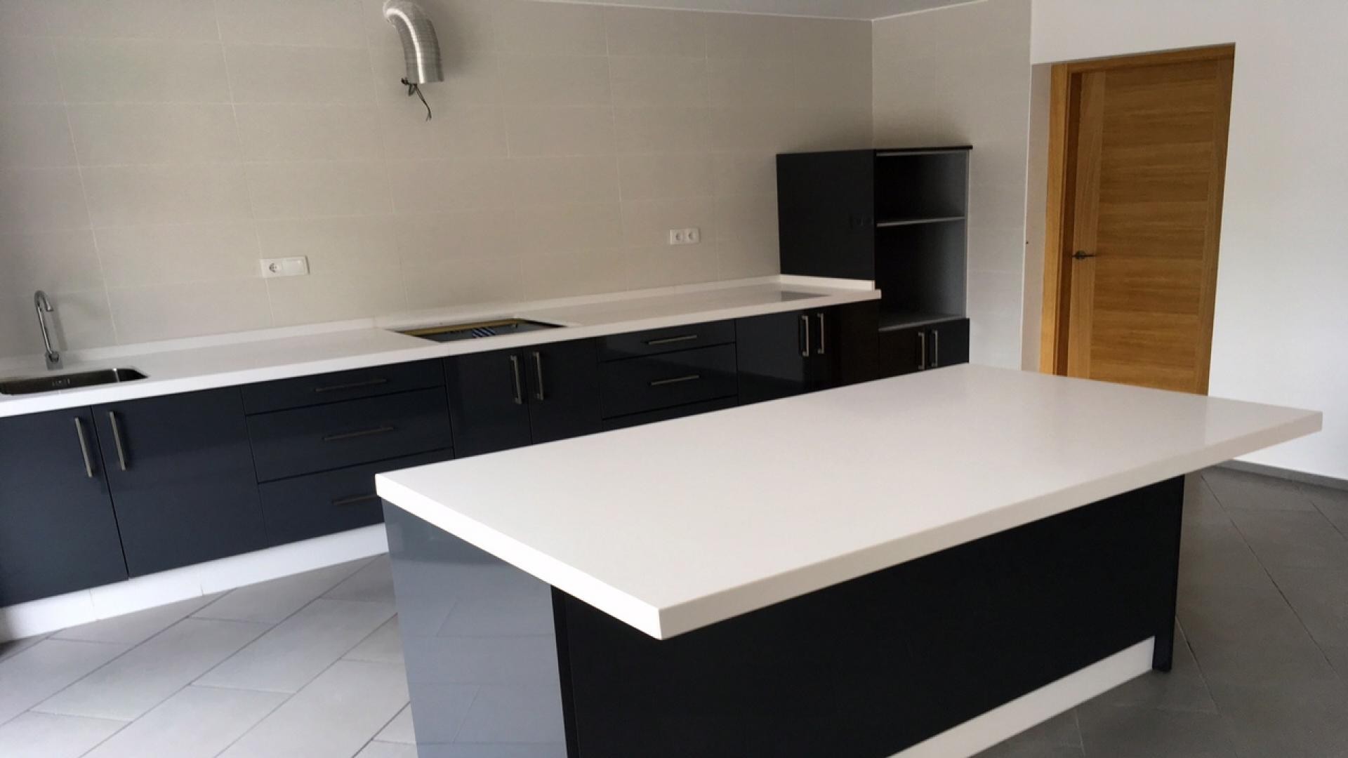 Resale - 4 Bedroom 2 Bathroom Villa in Hondón de las Nieves -  - Alicante