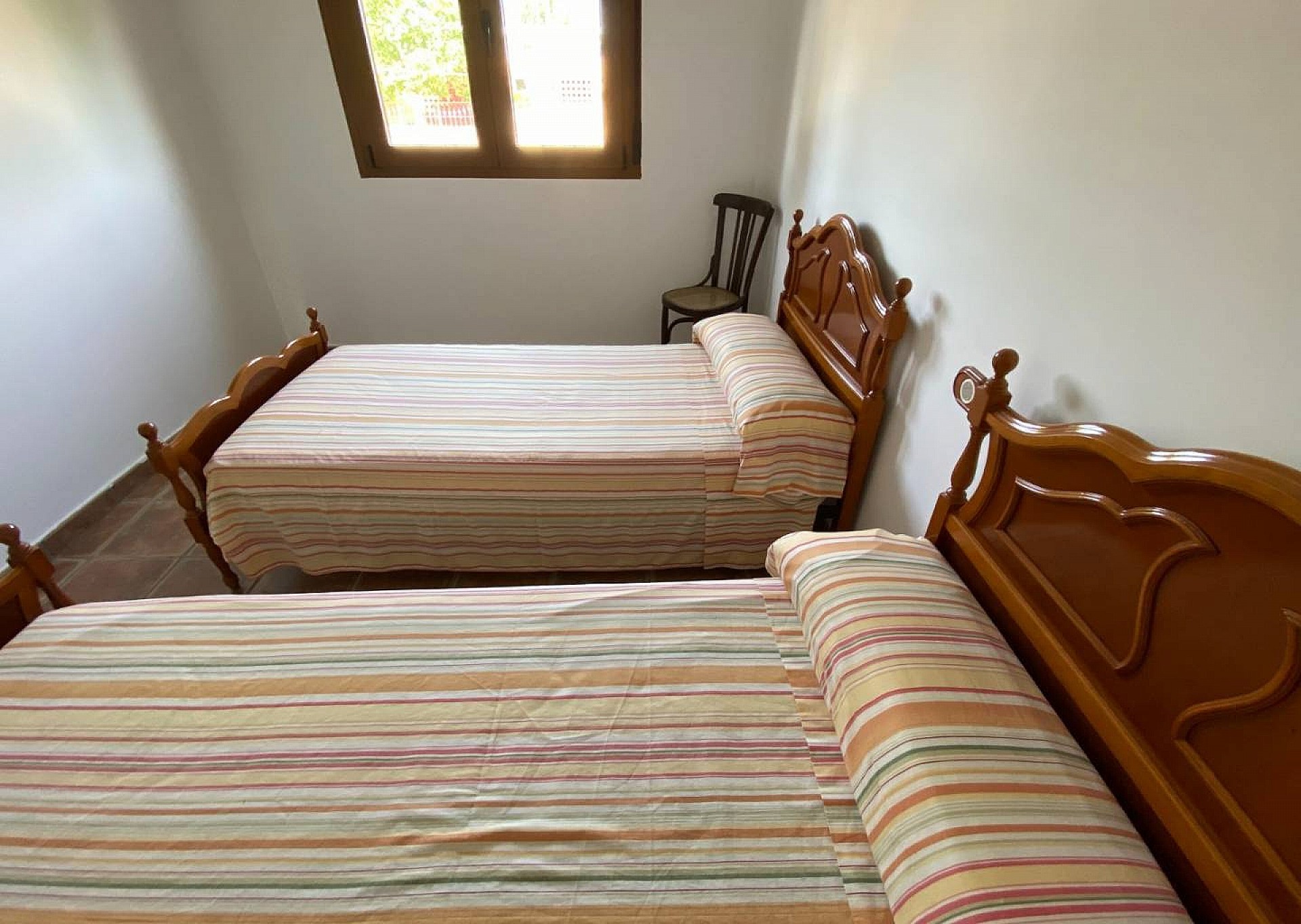 Resale - 5 Bedroom 3 Bathroom Villa in Villena -  - Alicante