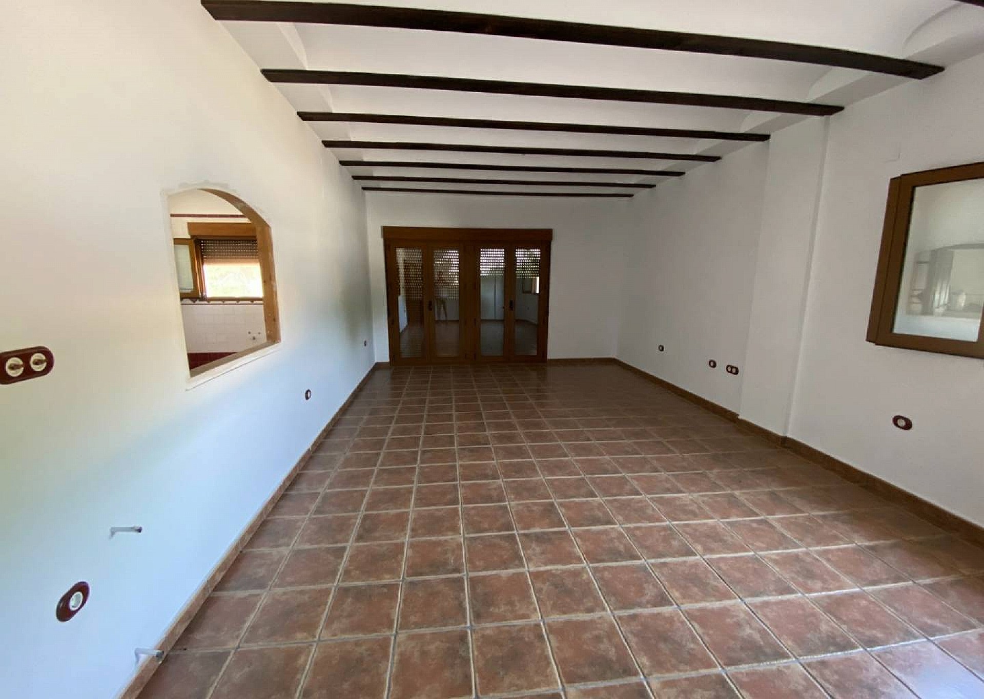 Resale - 5 Bedroom 3 Bathroom Villa in Villena -  - Alicante