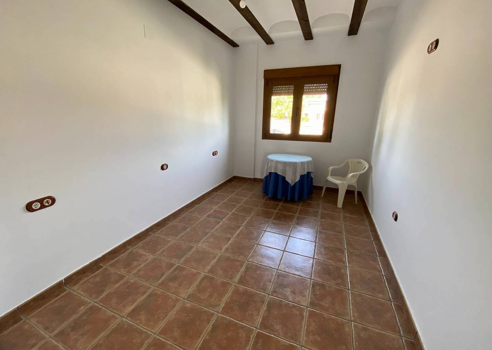 Resale - 5 Bedroom 3 Bathroom Villa in Villena -  - Alicante