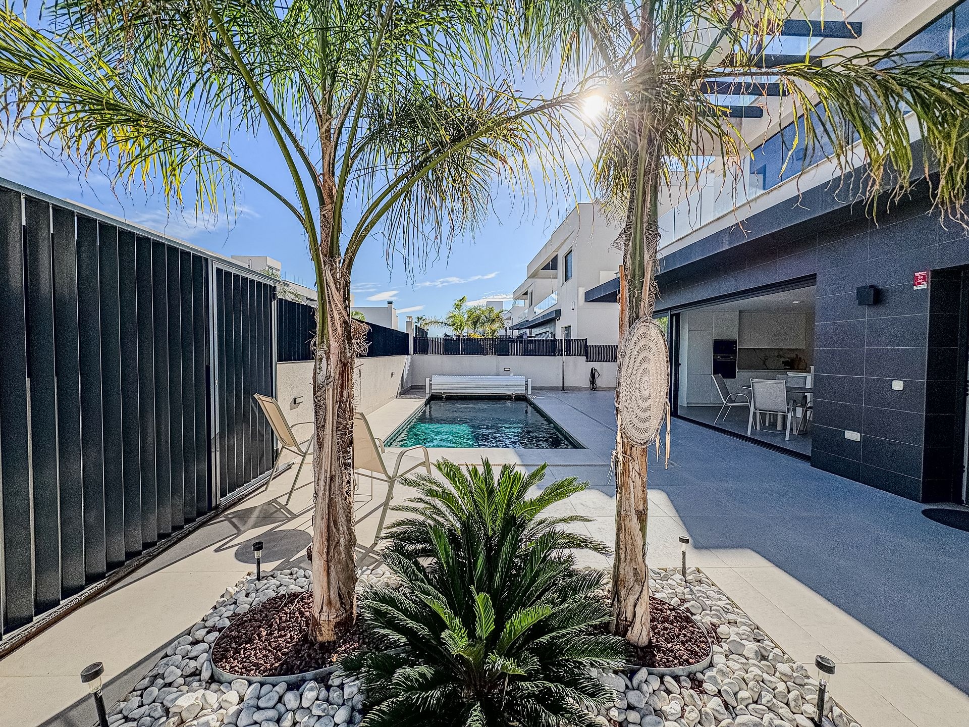 Resale - 5 Bedroom 4 Bathroom Villa in Algorfa -  - Alicante