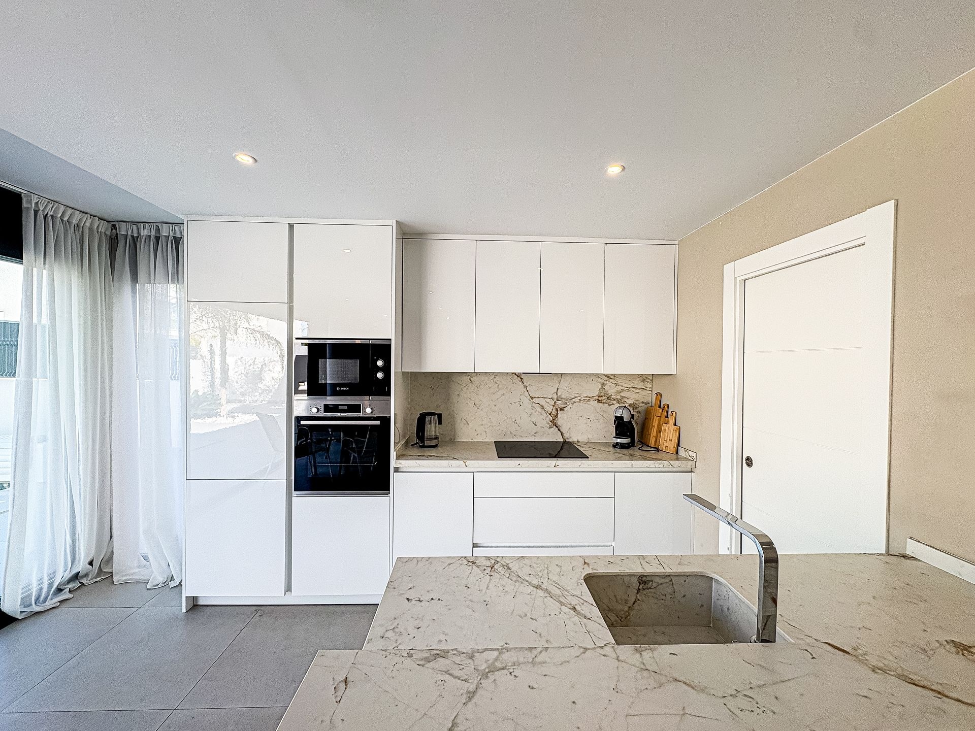 Resale - 5 Bedroom 4 Bathroom Villa in Algorfa -  - Alicante