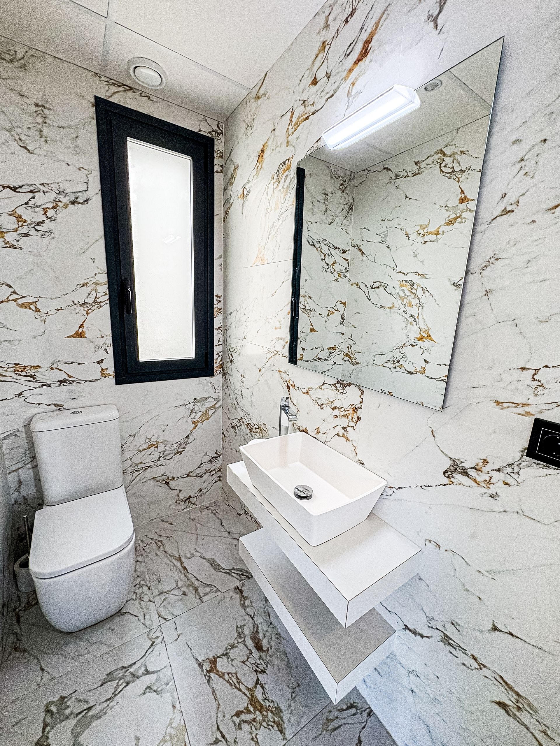 Resale - 5 Bedroom 4 Bathroom Villa in Algorfa -  - Alicante