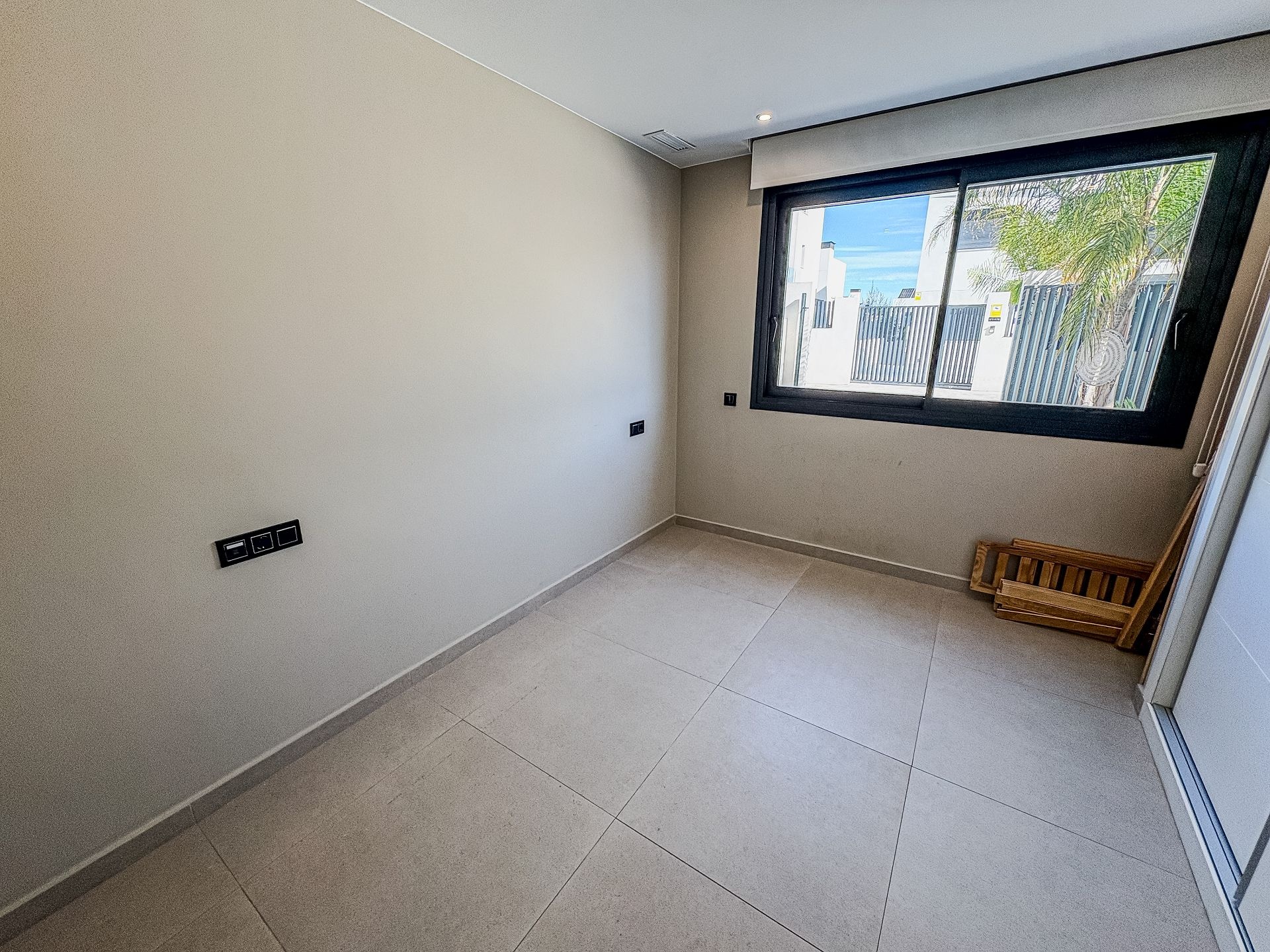 Resale - 5 Bedroom 4 Bathroom Villa in Algorfa -  - Alicante