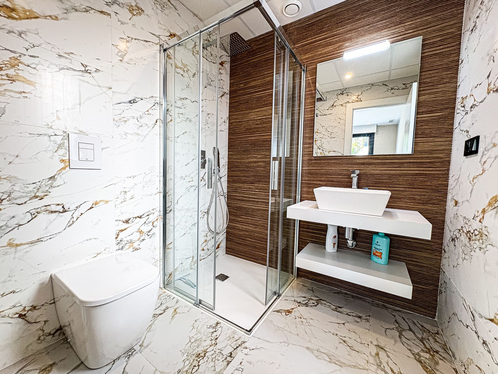 Resale - 5 Bedroom 4 Bathroom Villa in Algorfa -  - Alicante