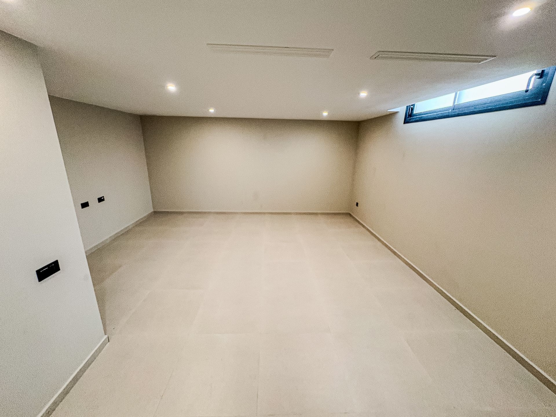 Resale - 5 Bedroom 4 Bathroom Villa in Algorfa -  - Alicante