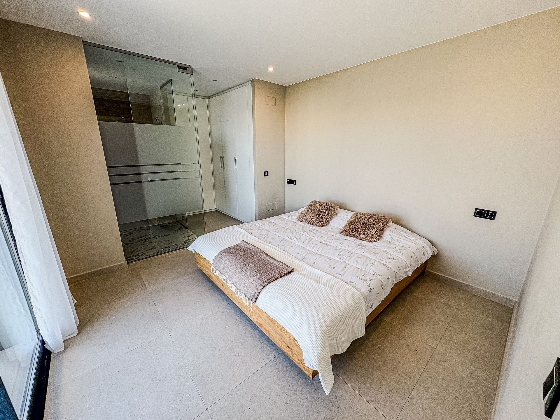 Resale - 5 Bedroom 4 Bathroom Villa in Algorfa -  - Alicante