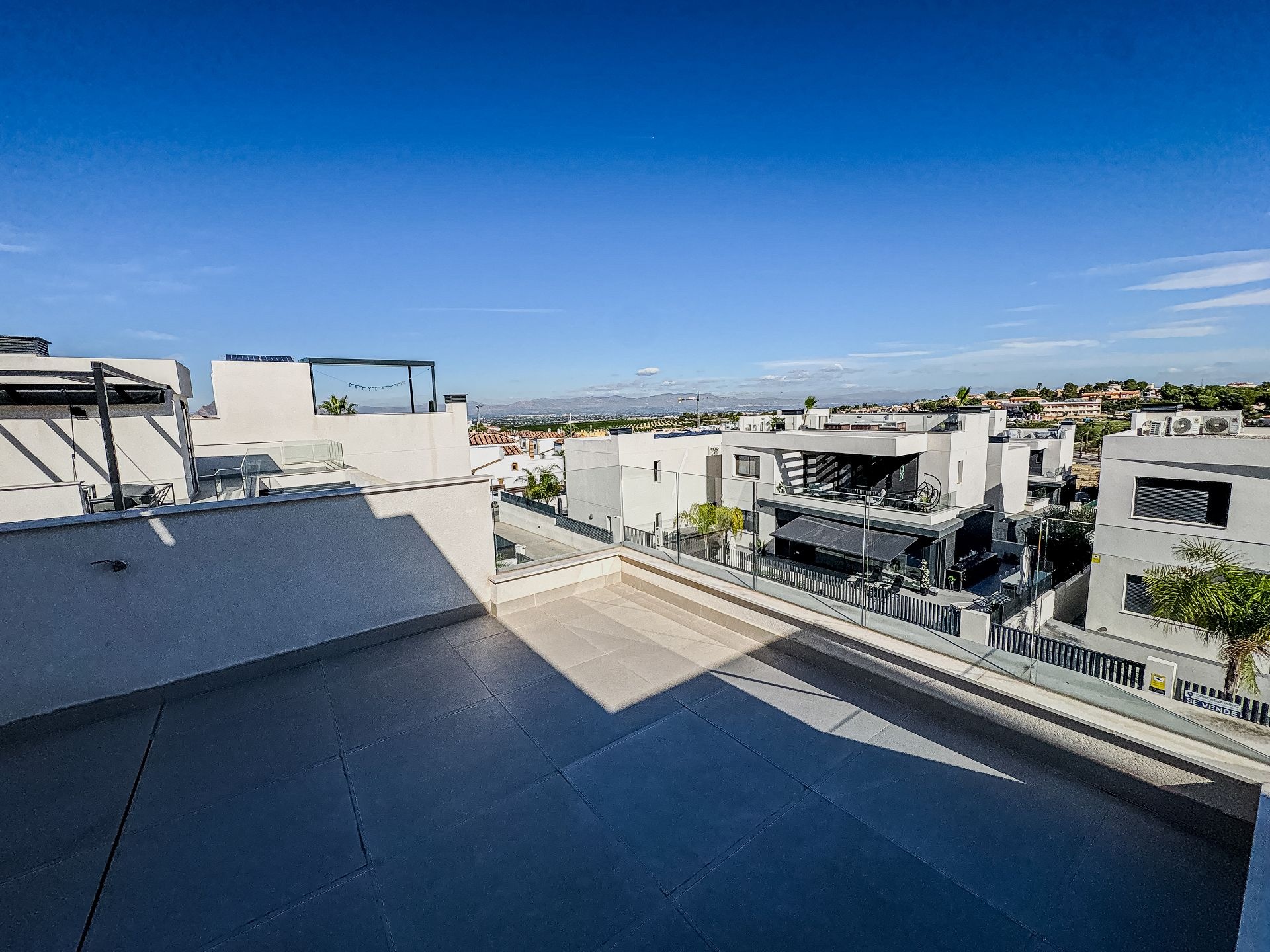 Resale - 5 Bedroom 4 Bathroom Villa in Algorfa -  - Alicante