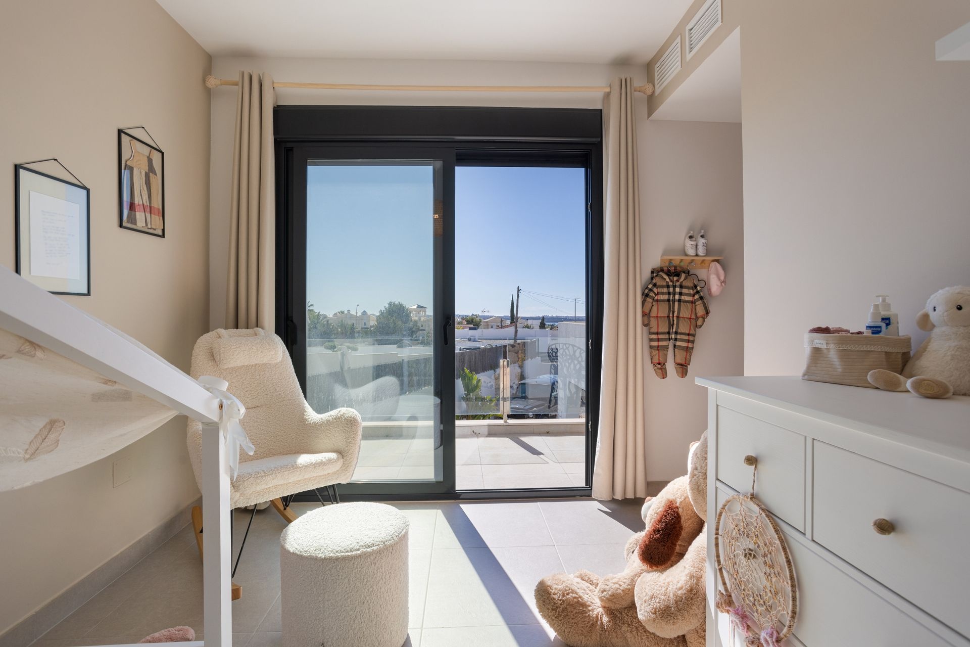 Resale - 4 Bedroom 3 Bathroom Villa in Ciudad Quesada -  - Alicante