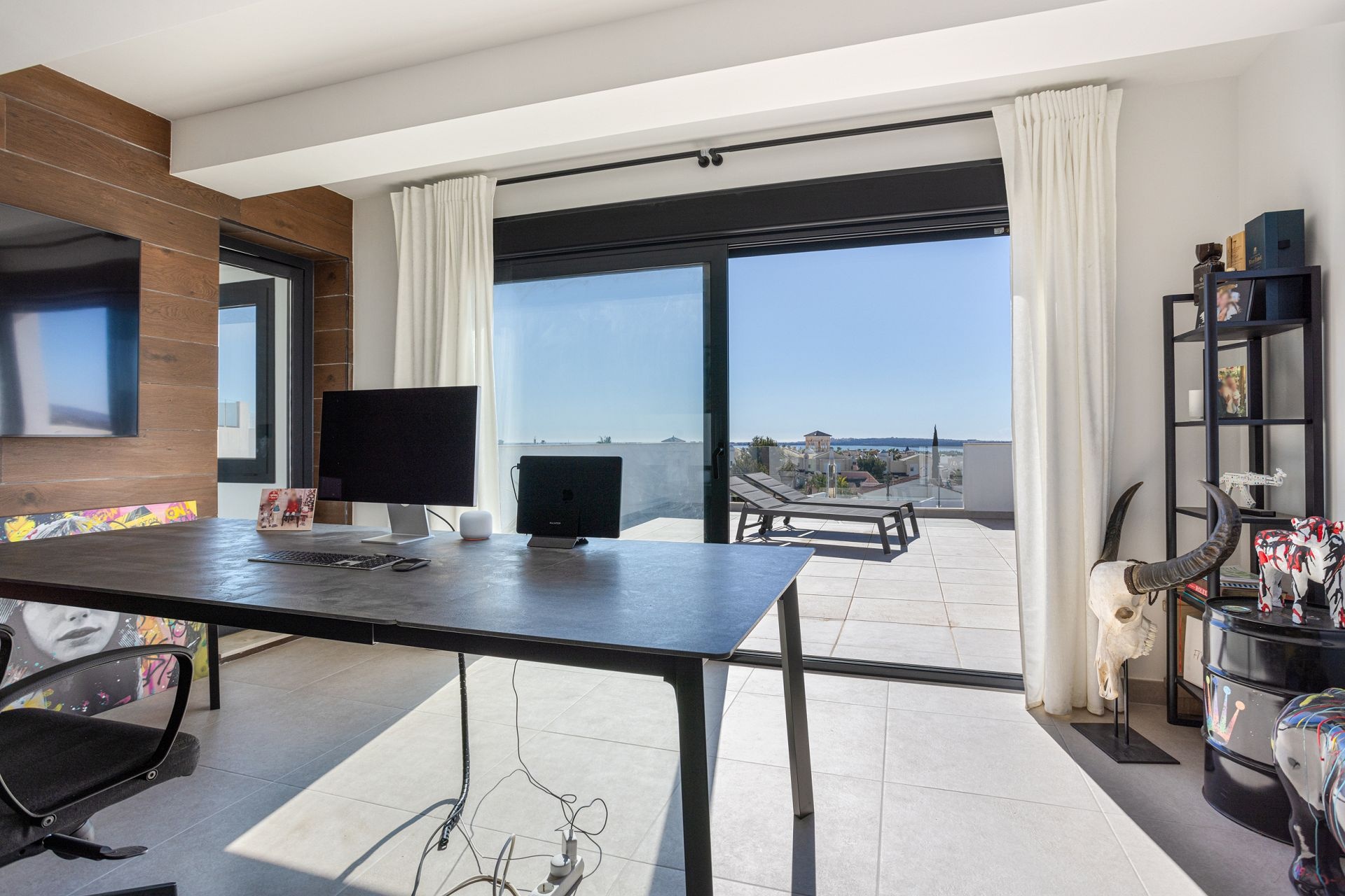 Resale - 4 Bedroom 3 Bathroom Villa in Ciudad Quesada -  - Alicante