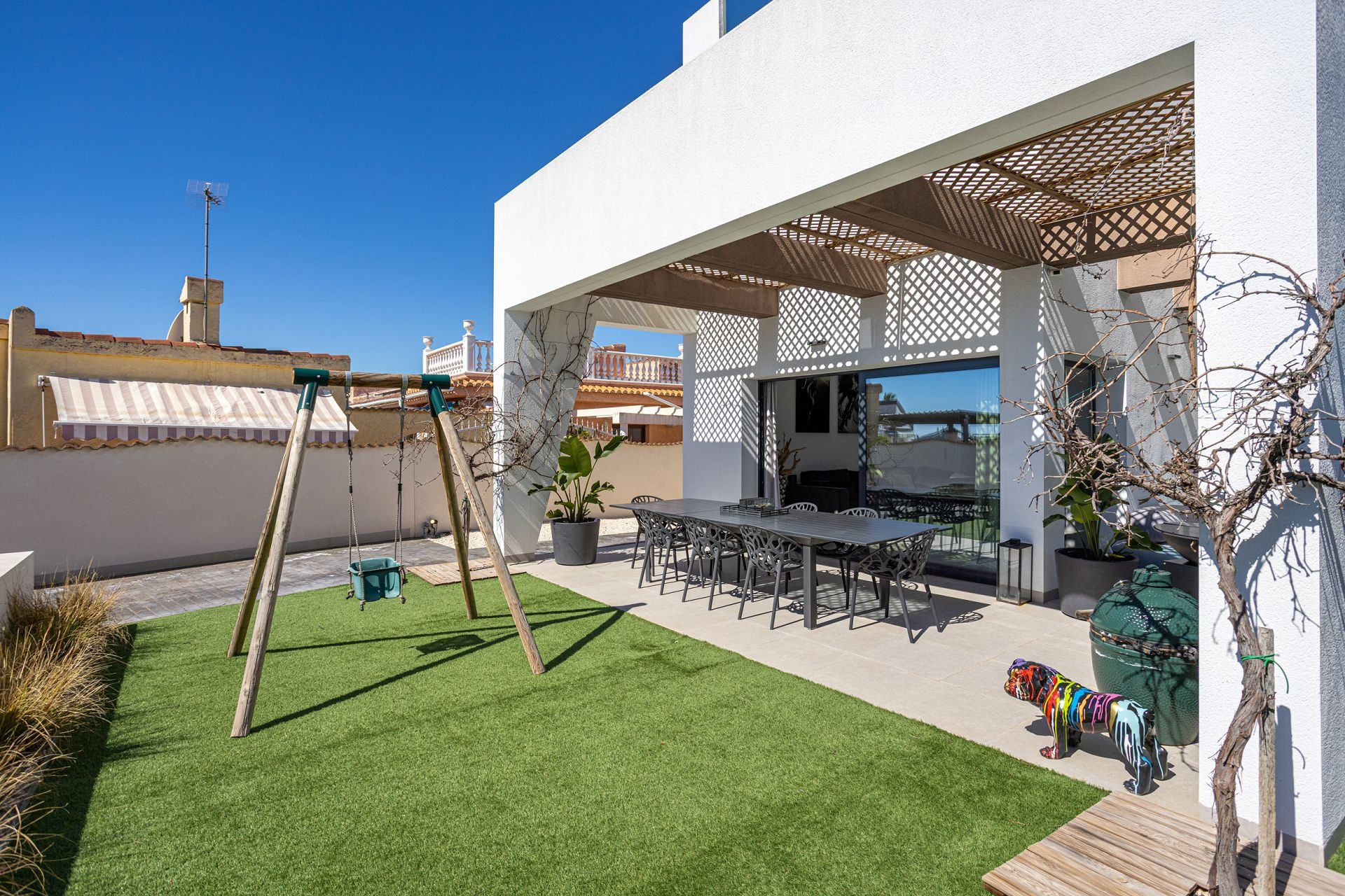 Resale - 4 Bedroom 3 Bathroom Villa in Ciudad Quesada -  - Alicante