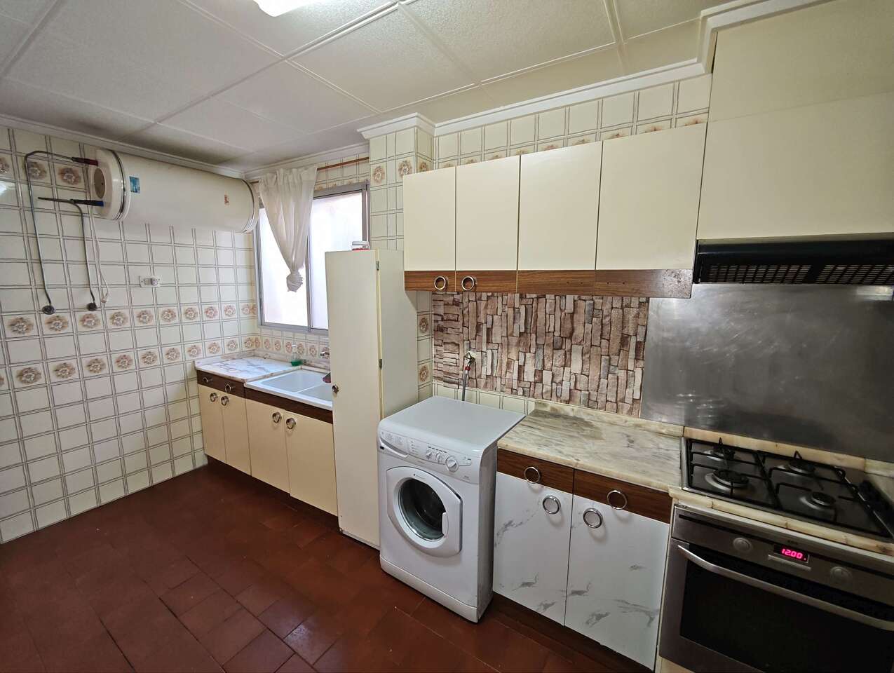 Resale - 4 Bedroom 2 Bathroom Apartment in Salinas - , Salinas, Alicante, Spain - Alicante