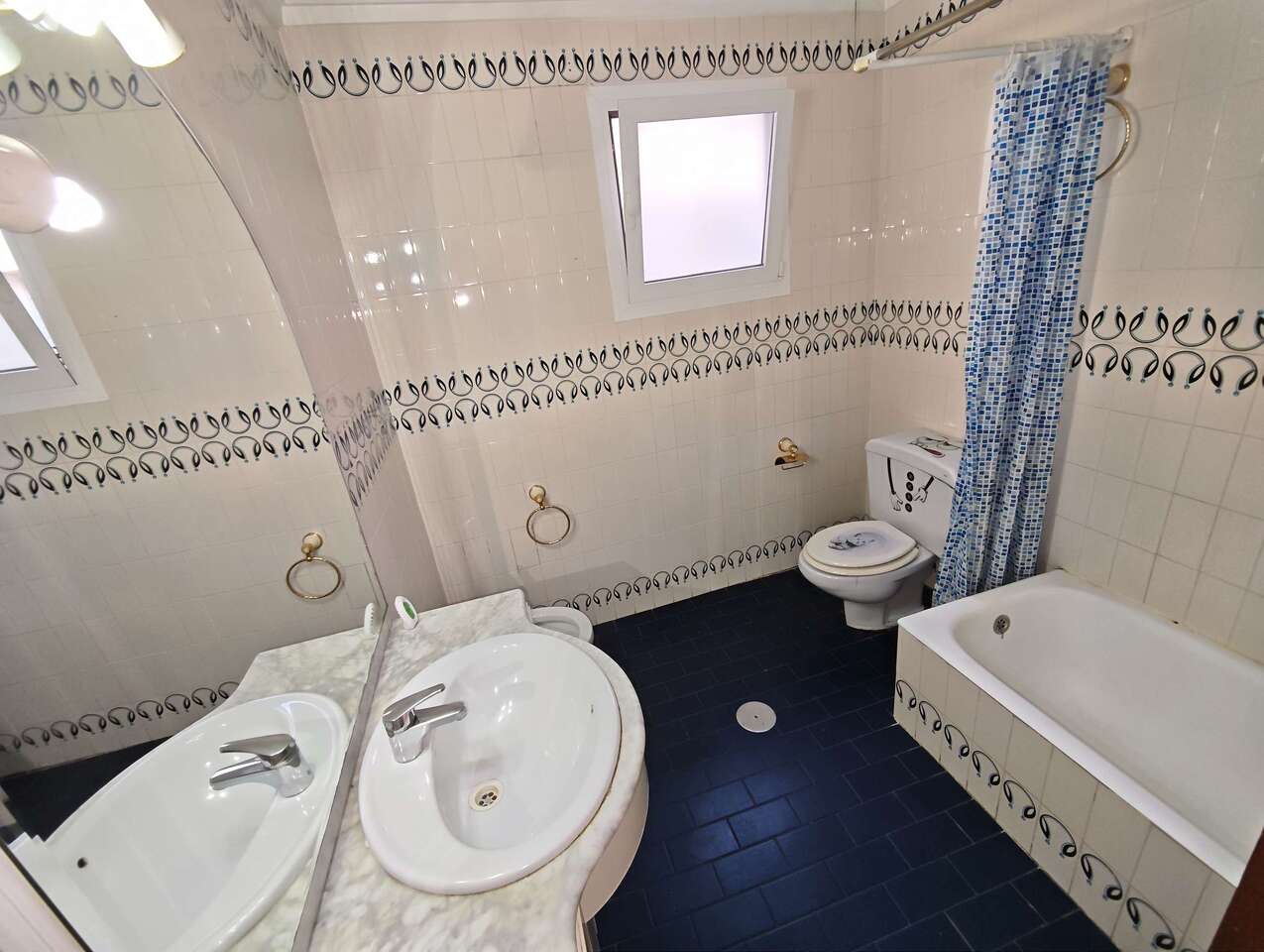 Resale - 4 Bedroom 2 Bathroom Apartment in Salinas - , Salinas, Alicante, Spain - Alicante