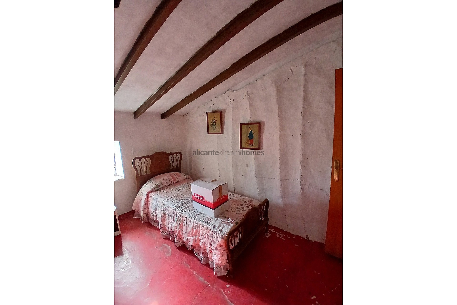 Resale - 6 Bedroom 1 Bathroom Country house in Caudete -  - Albacete