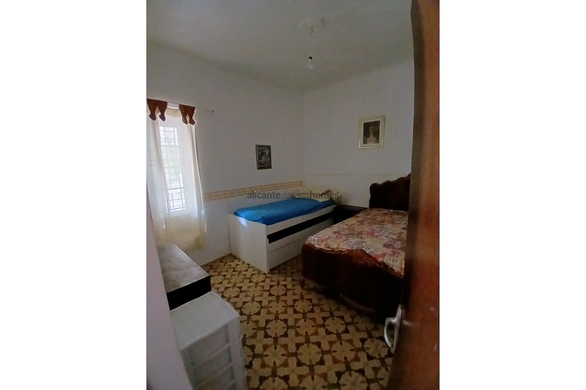 Resale - 6 Bedroom 1 Bathroom Country house in Caudete -  - Albacete