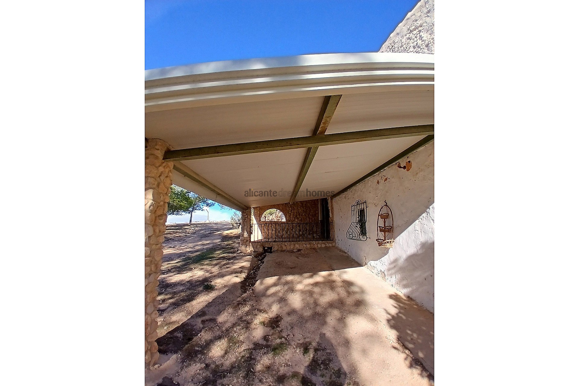 Resale - 6 Bedroom 1 Bathroom Country house in Caudete -  - Albacete