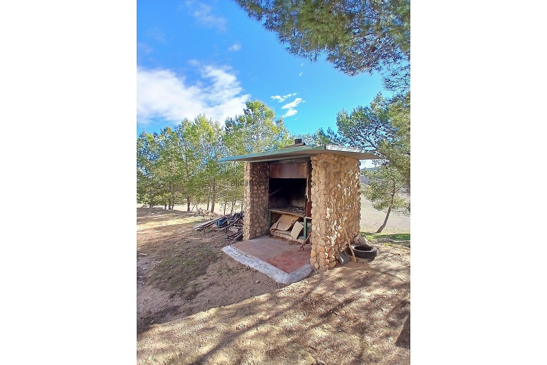 Resale - 6 Bedroom 1 Bathroom Country house in Caudete -  - Albacete