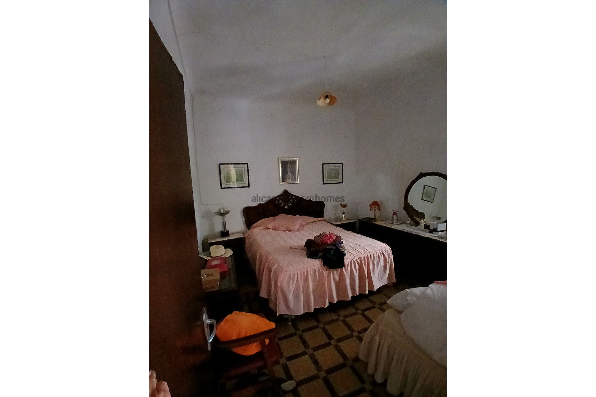 Resale - 6 Bedroom 1 Bathroom Country house in Caudete -  - Albacete