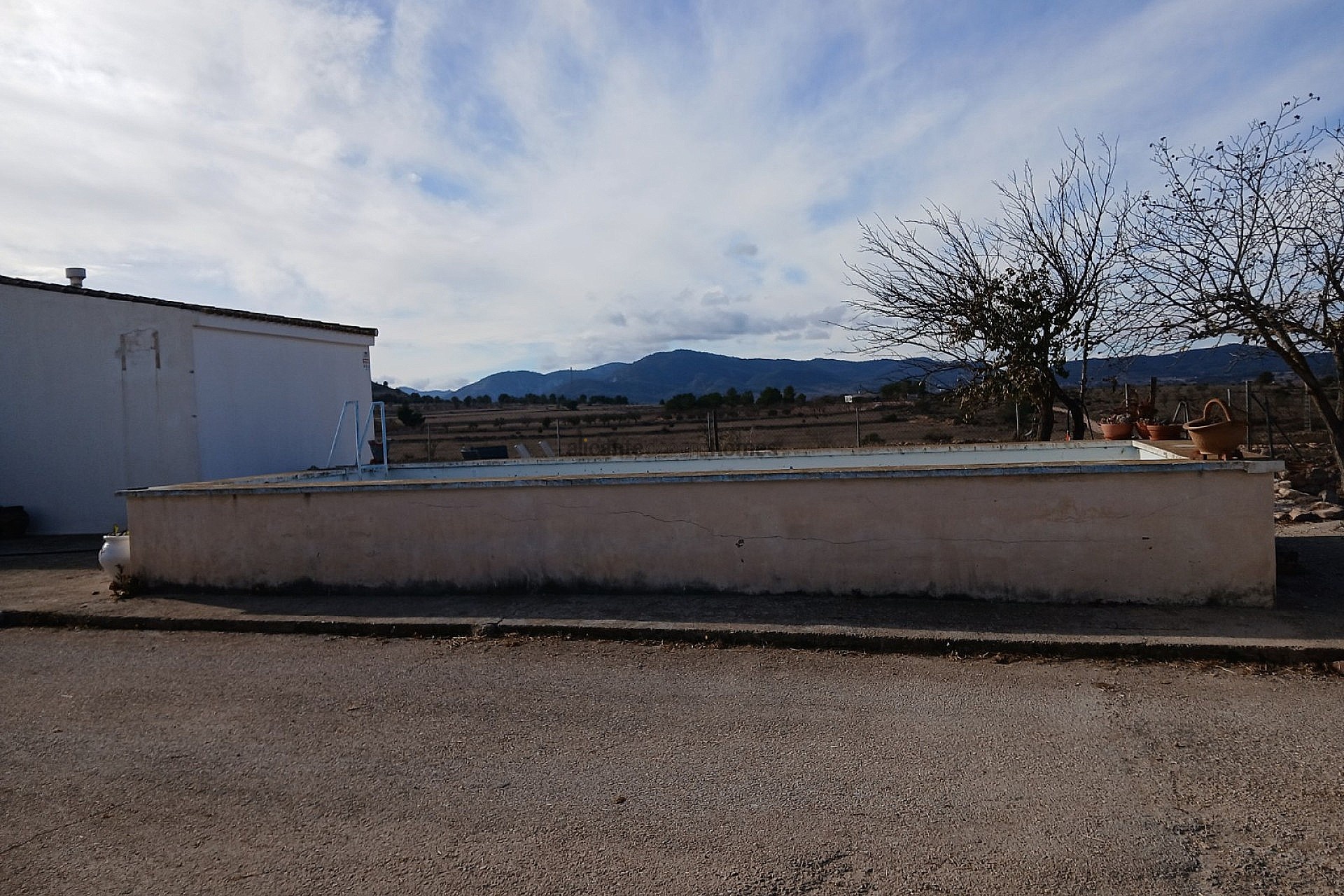 Resale - 3 Bedroom 1 Bathroom Country house in Monóvar -  - Alicante