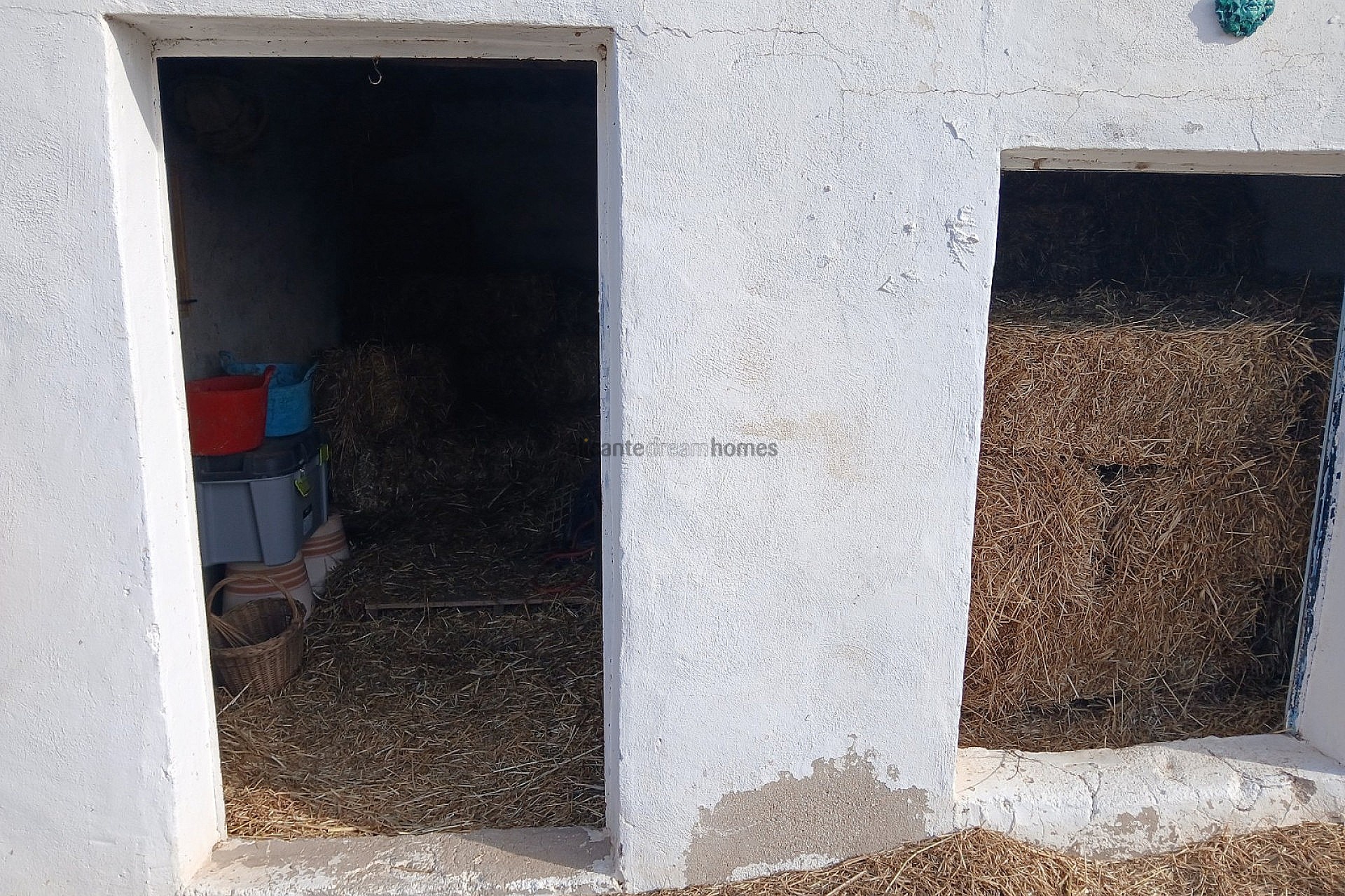 Resale - 3 Bedroom 1 Bathroom Country house in Monóvar -  - Alicante