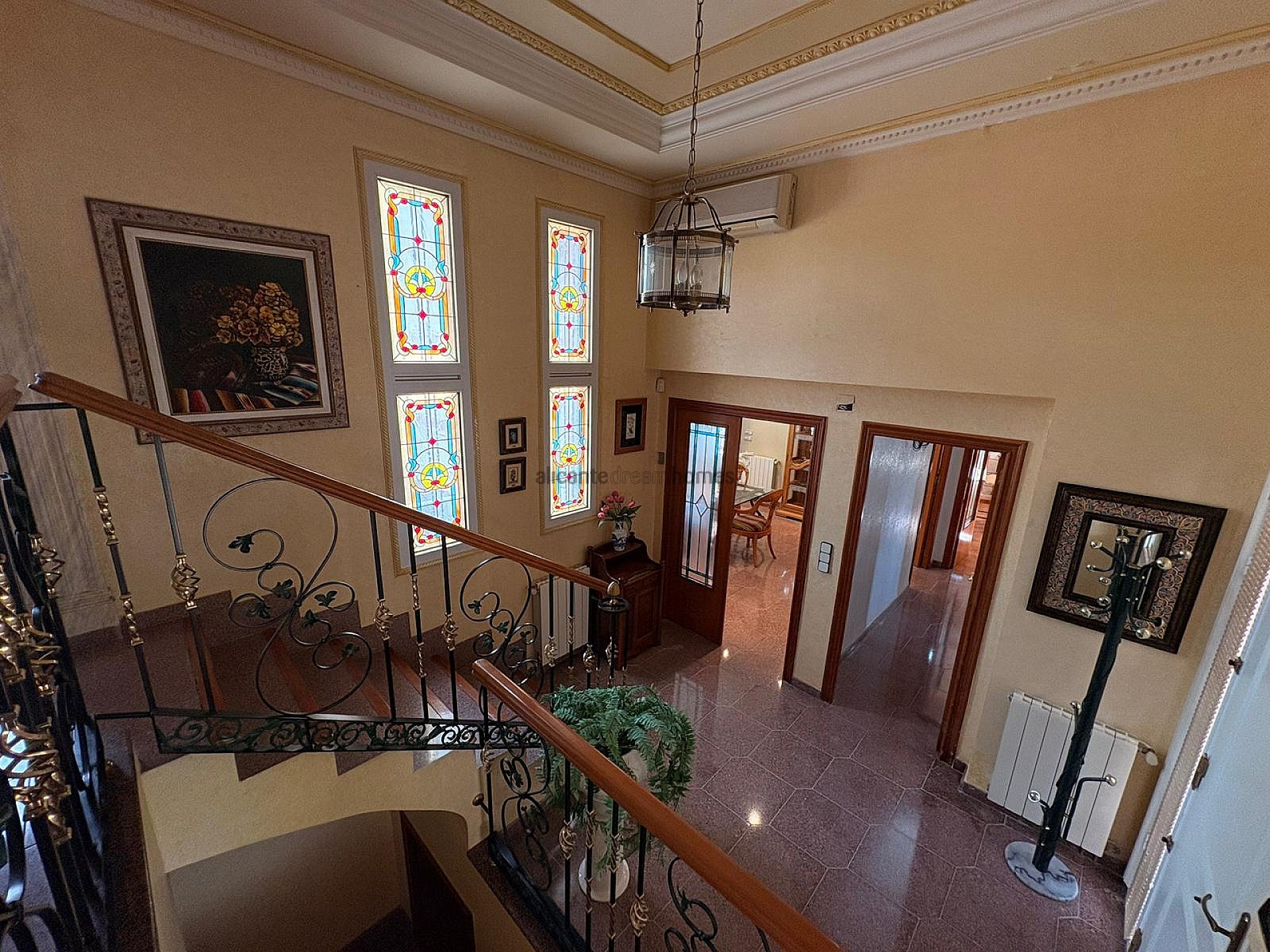 Resale - 3 Bedroom 2 Bathroom Villa in Sax -  - Alicante