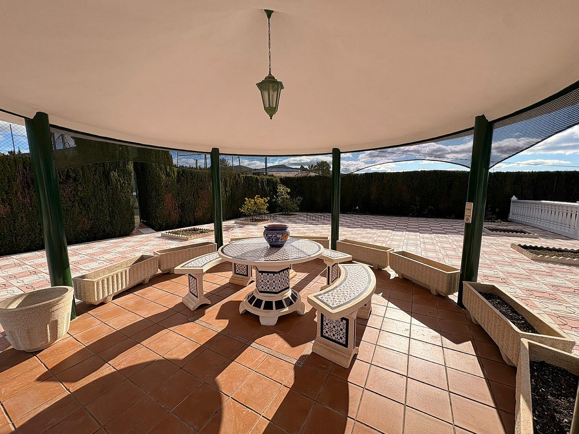 Resale - 3 Bedroom 2 Bathroom Villa in Sax -  - Alicante
