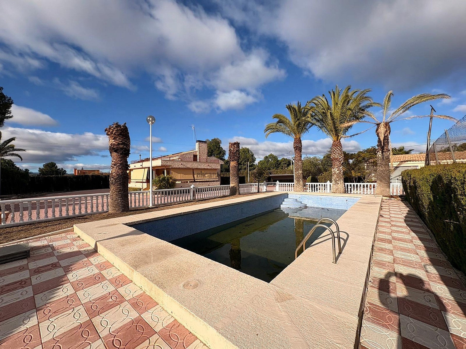 Resale - 3 Bedroom 2 Bathroom Villa in Sax -  - Alicante