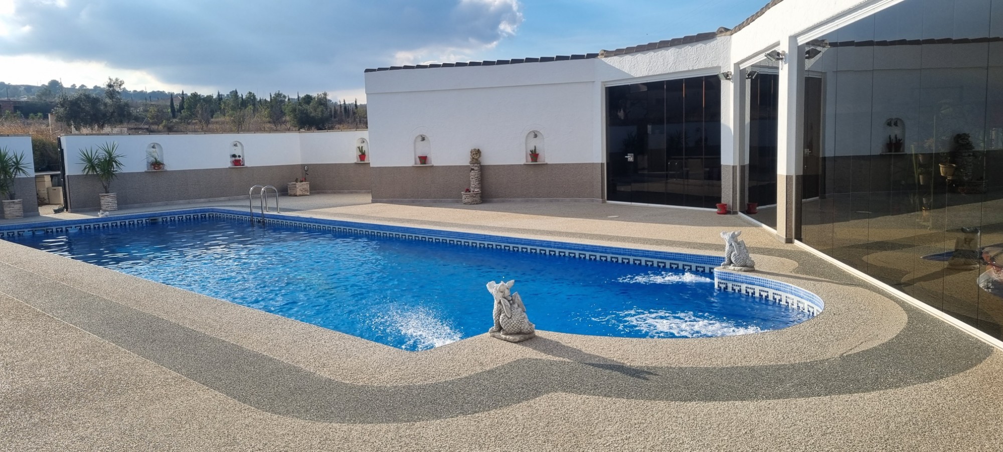Resale - 6 Bedroom 8 Bathroom Villa in Hondón de los Fráiles -  - Alicante