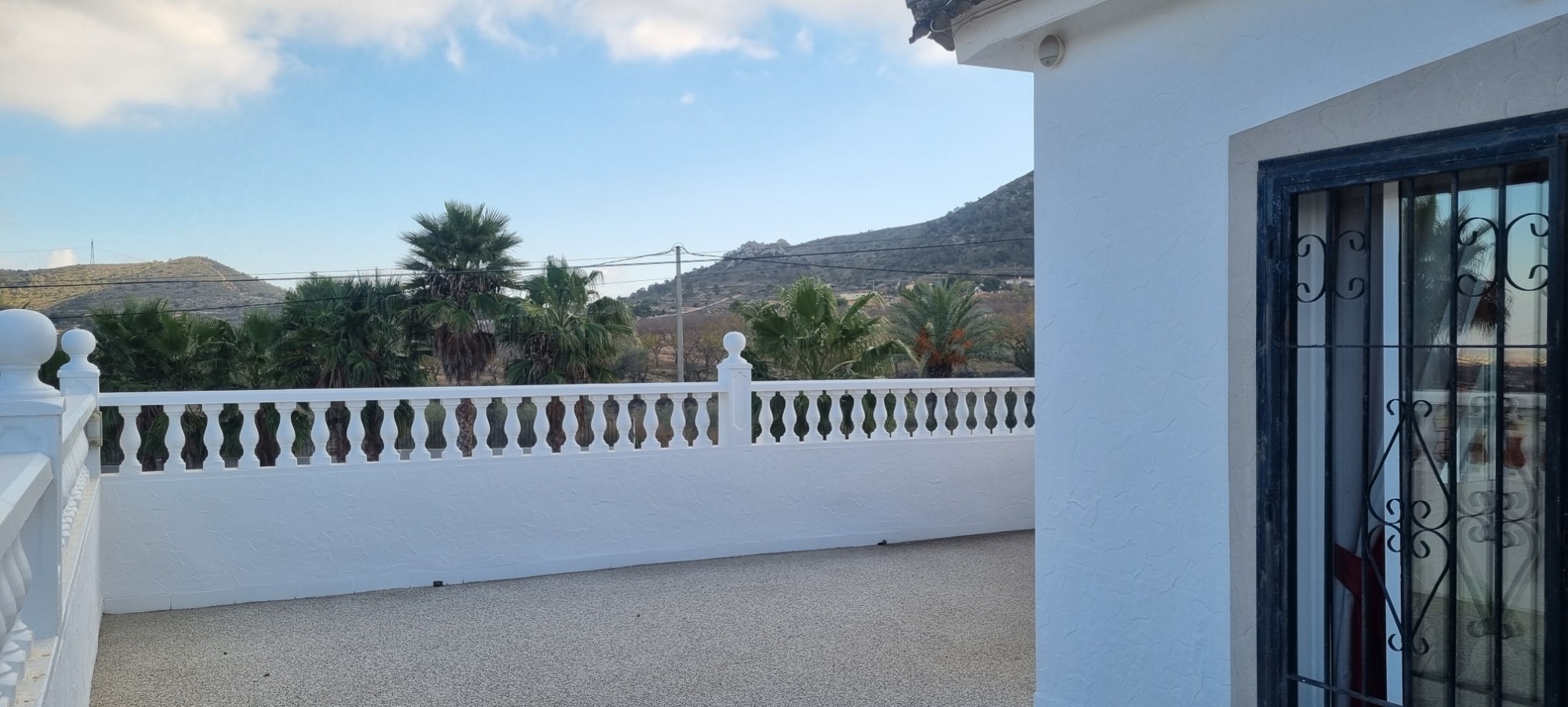 Resale - 6 Bedroom 8 Bathroom Villa in Hondón de los Fráiles -  - Alicante