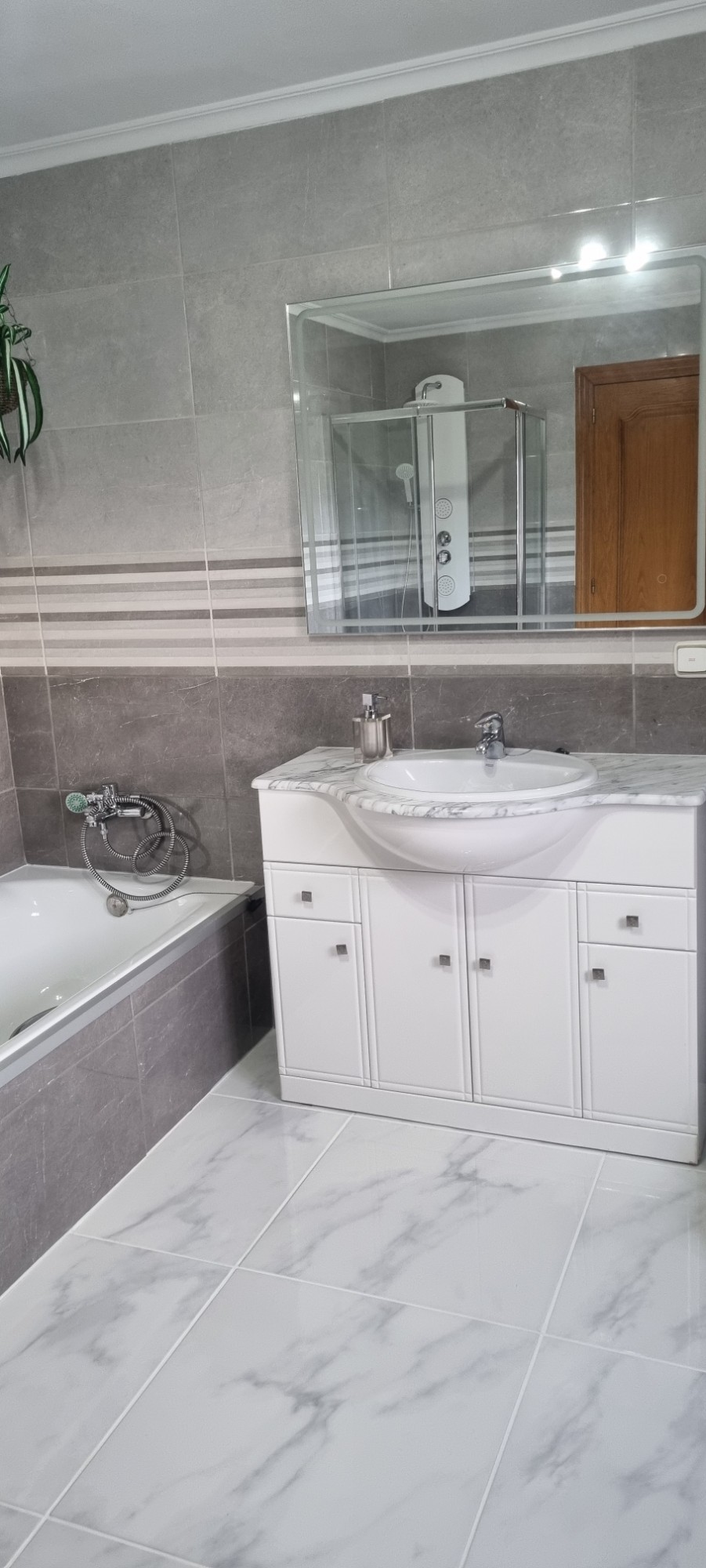 Resale - 6 Bedroom 8 Bathroom Villa in Hondón de los Fráiles -  - Alicante