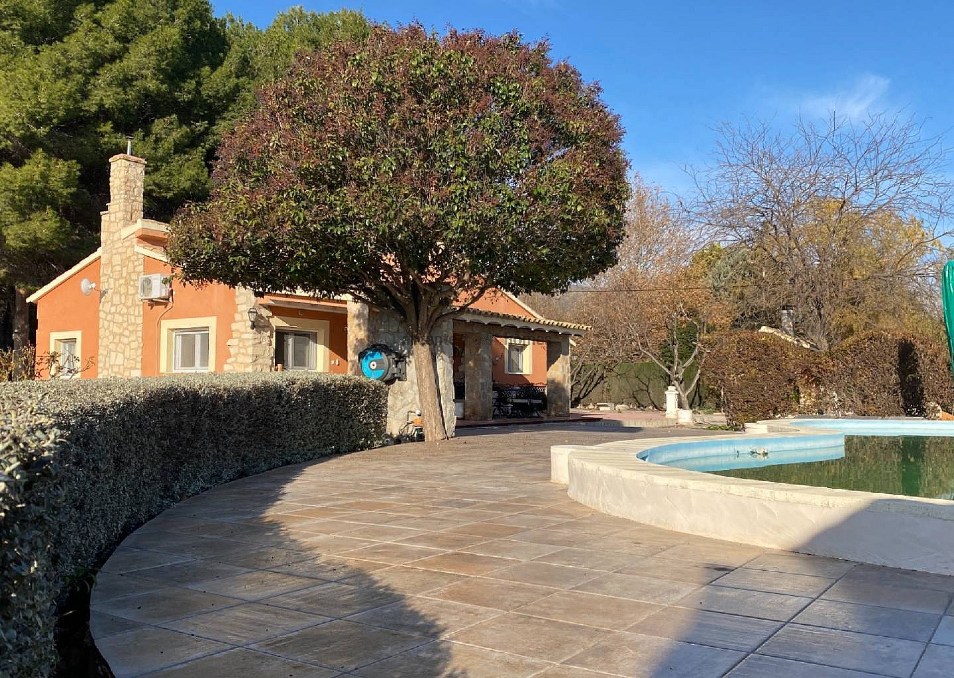 Resale - 4 Bedroom 3 Bathroom Villa in Salinas -  - Alicante