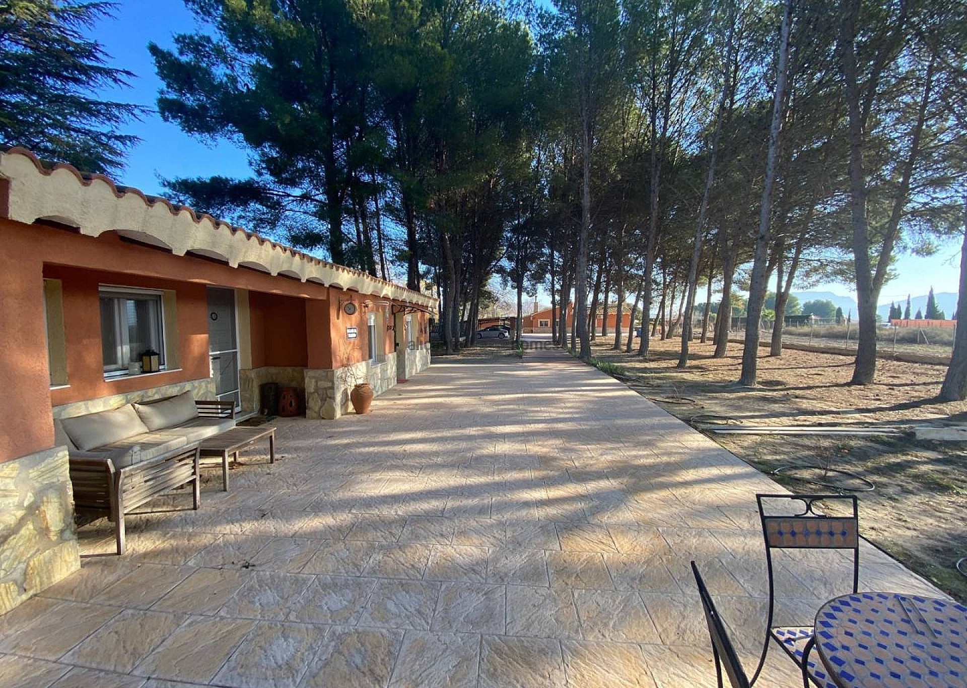 Resale - 4 Bedroom 3 Bathroom Villa in Salinas -  - Alicante