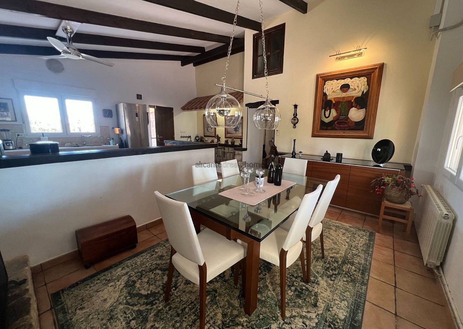 Resale - 4 Bedroom 3 Bathroom Villa in Salinas -  - Alicante