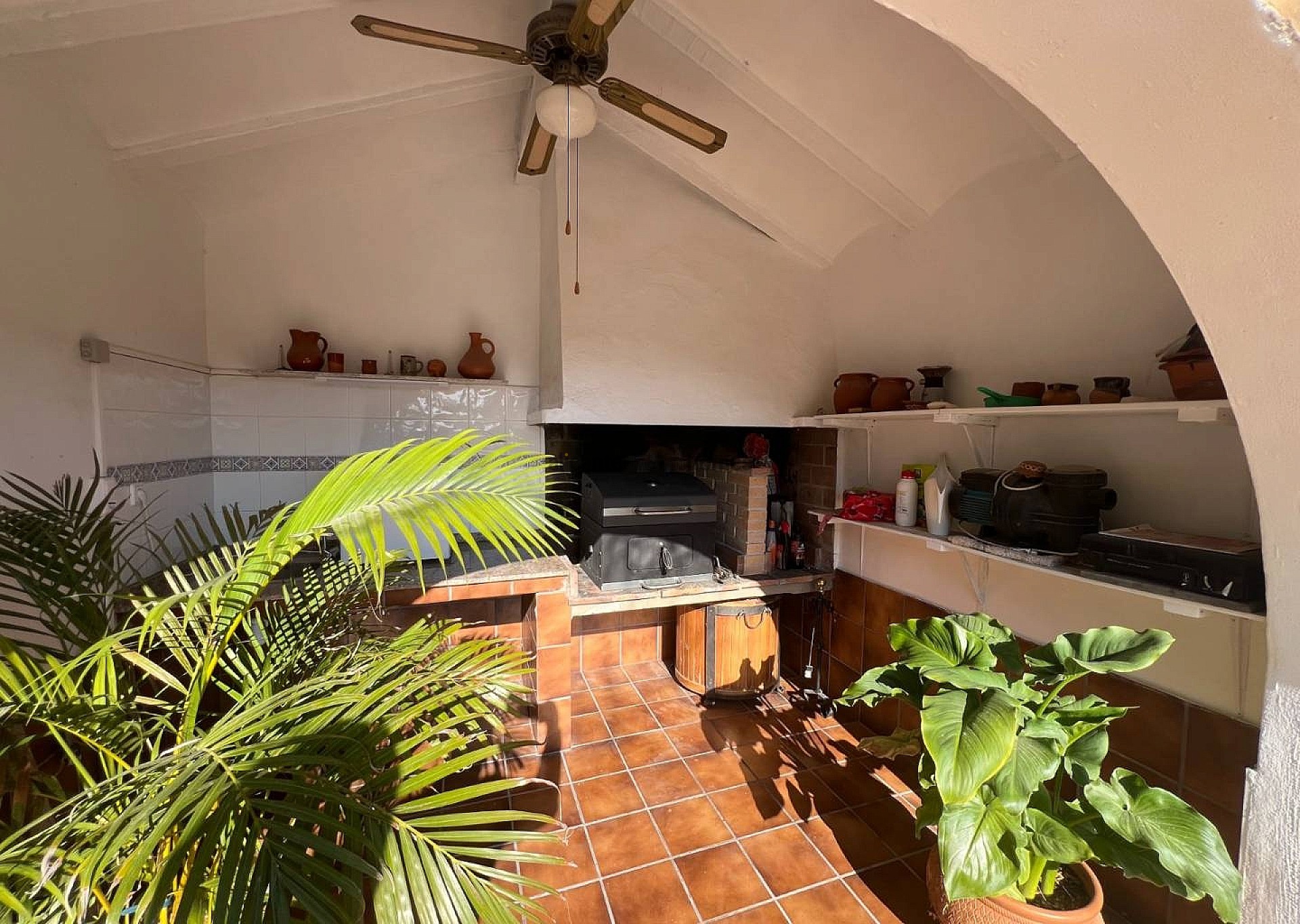 Resale - 4 Bedroom 3 Bathroom Villa in Salinas -  - Alicante