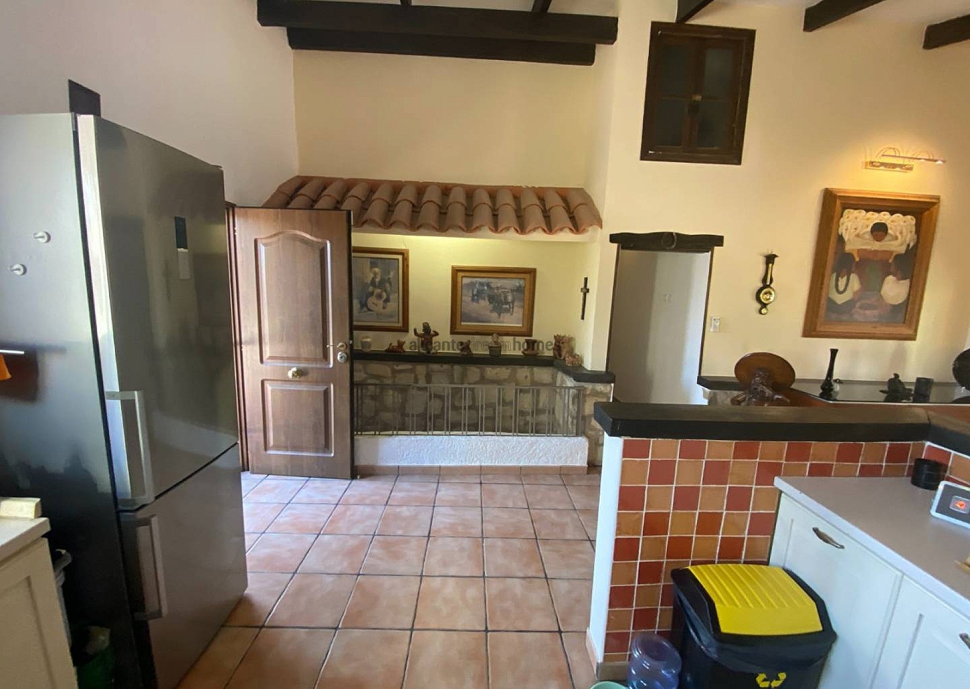 Resale - 4 Bedroom 3 Bathroom Villa in Salinas -  - Alicante