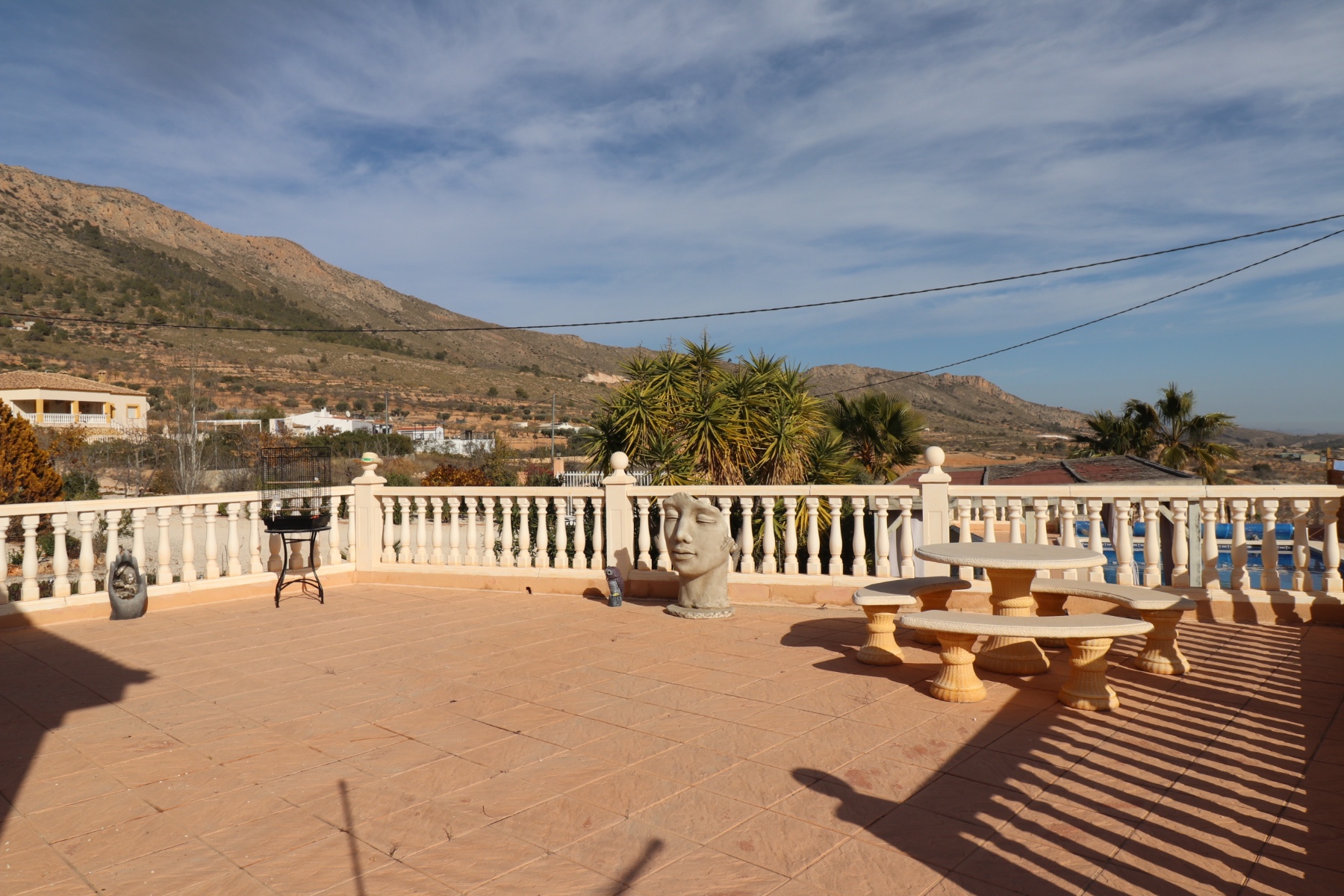 Resale - 4 Bedroom 2 Bathroom Villa in La Romana -  - Alicante