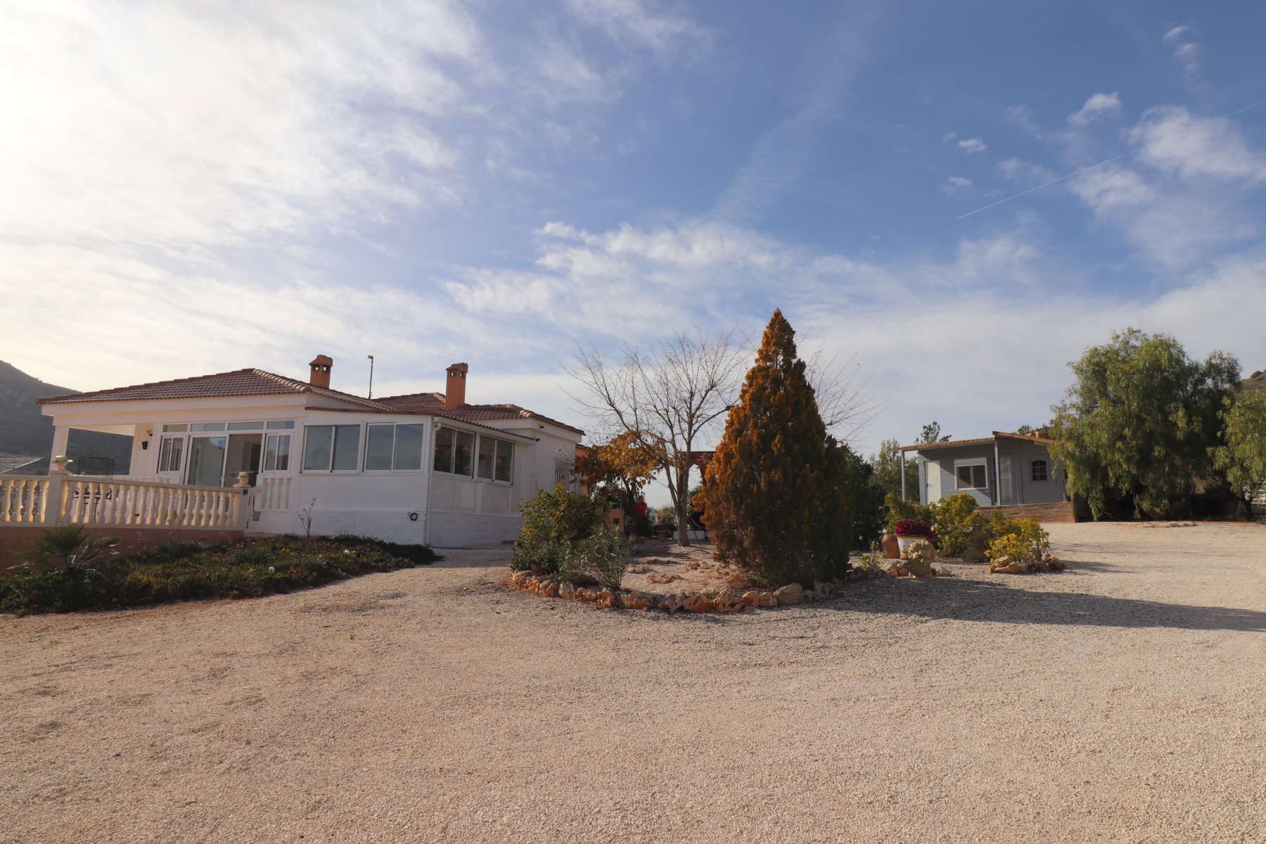 Resale - 4 Bedroom 2 Bathroom Villa in La Romana -  - Alicante