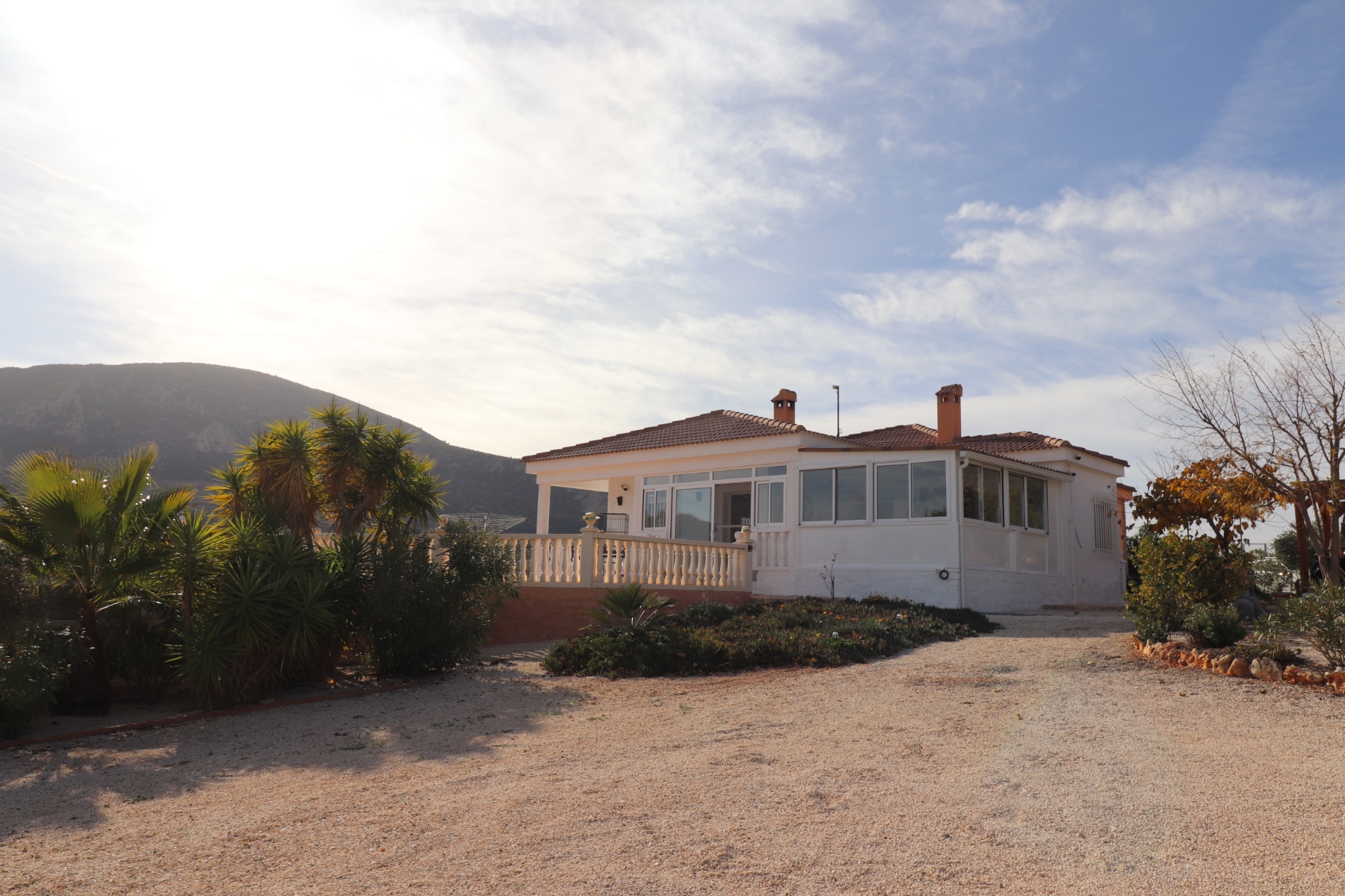Resale - 4 Bedroom 2 Bathroom Villa in La Romana -  - Alicante